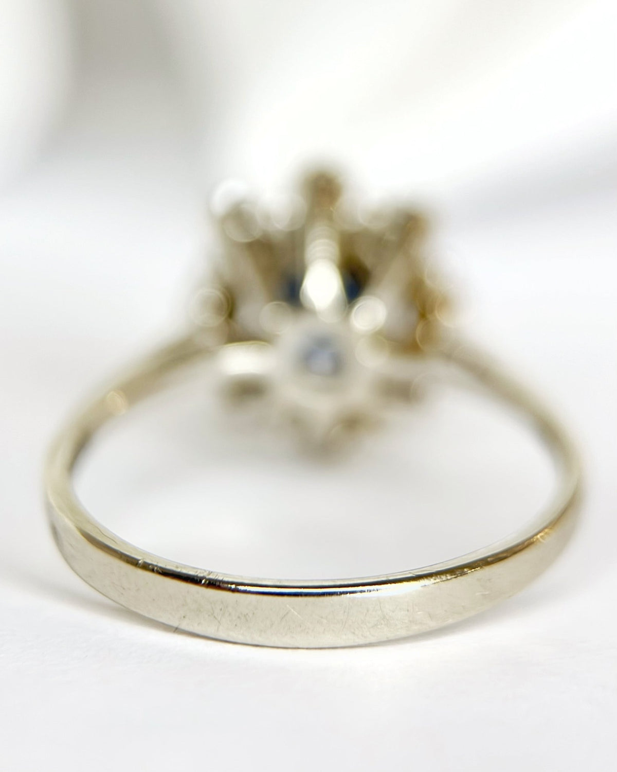 Bague Marguerite Saphir 0.91 carat & Diamants 0.24 carat "Tatiana" - Elliade Paris