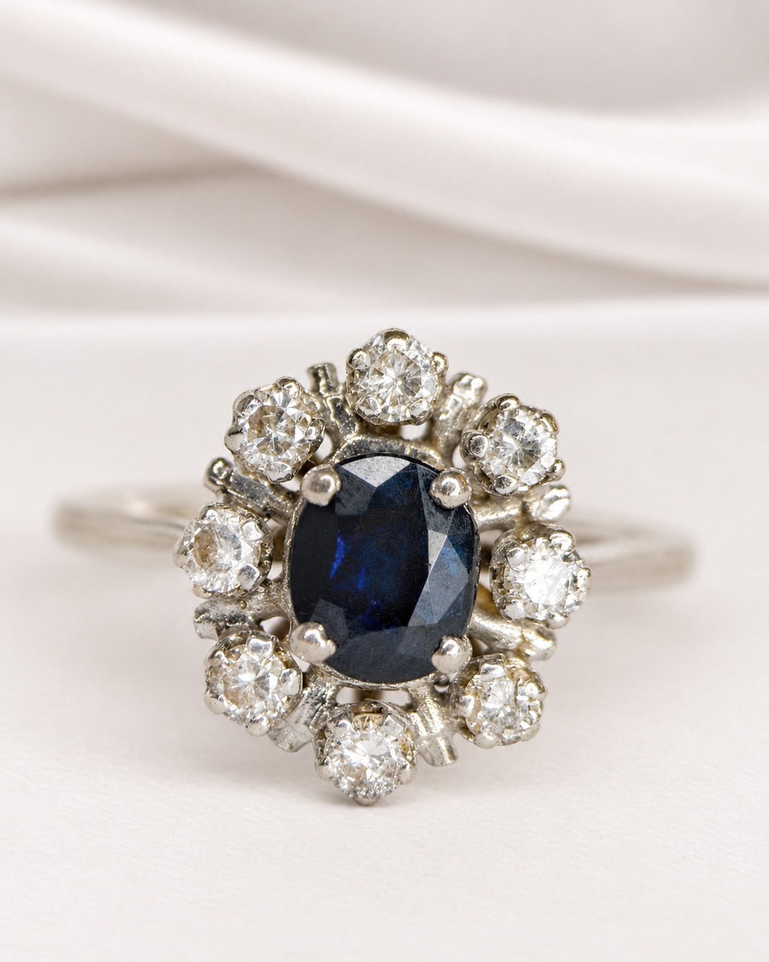 Bague Marguerite Saphir 0.91 carat & Diamants 0.24 carat "Tatiana" - Elliade Paris