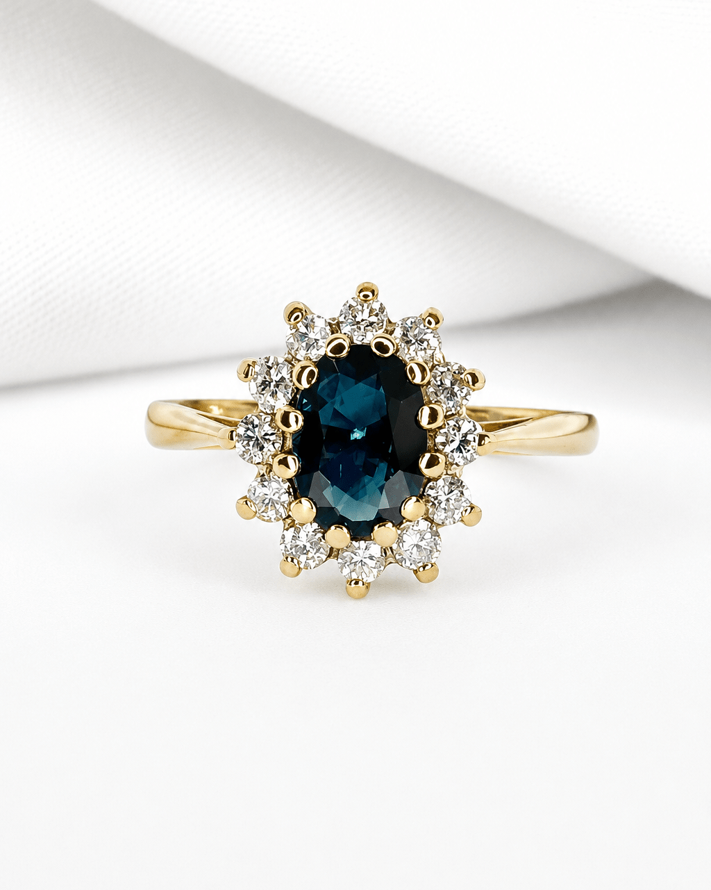 Bague Marguerite Saphir 0.91 carat & Diamants 0.36 carat "Irina" - Elliade Paris