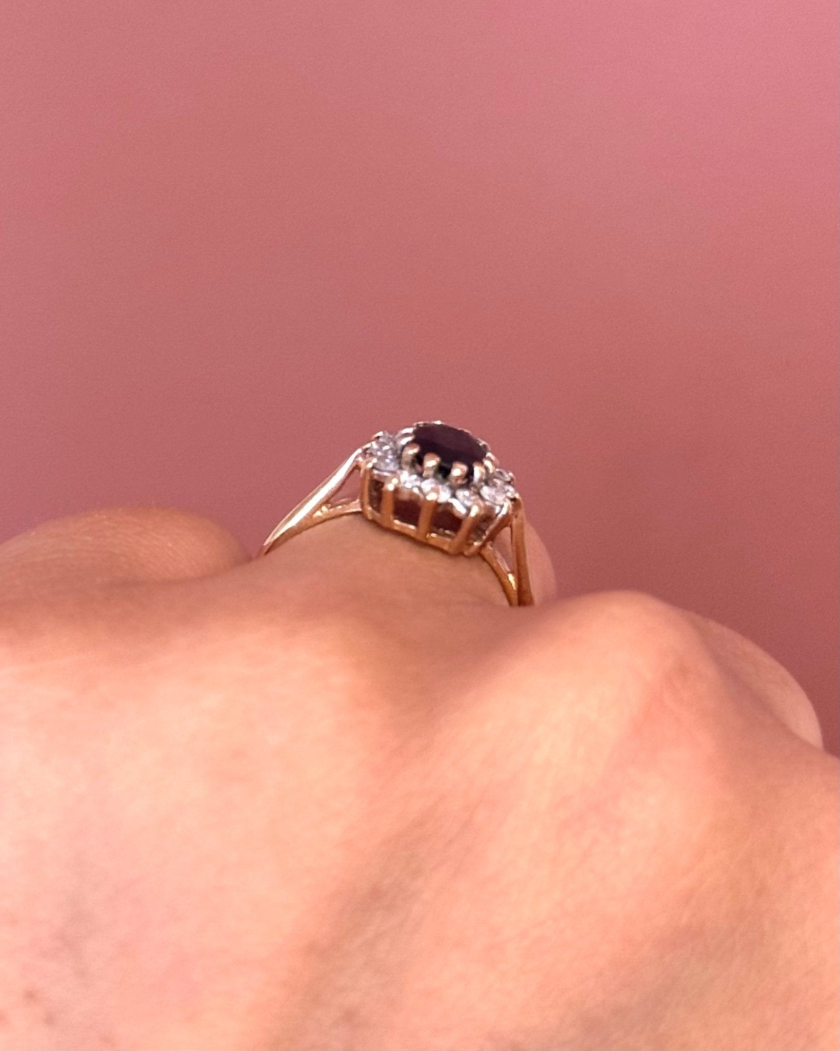 Bague Marguerite Saphir 0.91 carat & Diamants 0.36 carat "Irina" - Elliade Paris