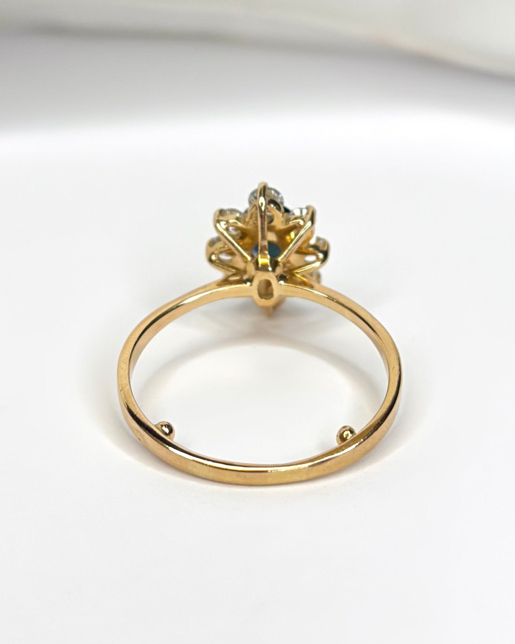 Bague Marguerite Saphir 0.91 carat & Diamants 0.52 carat "Léna" - Elliade Paris