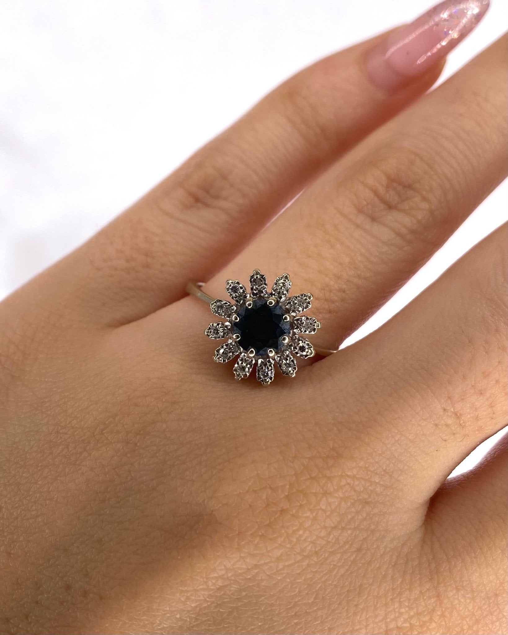Bague Marguerite Saphir 0.93 carat & Diamants "Alicia" - Elliade Paris