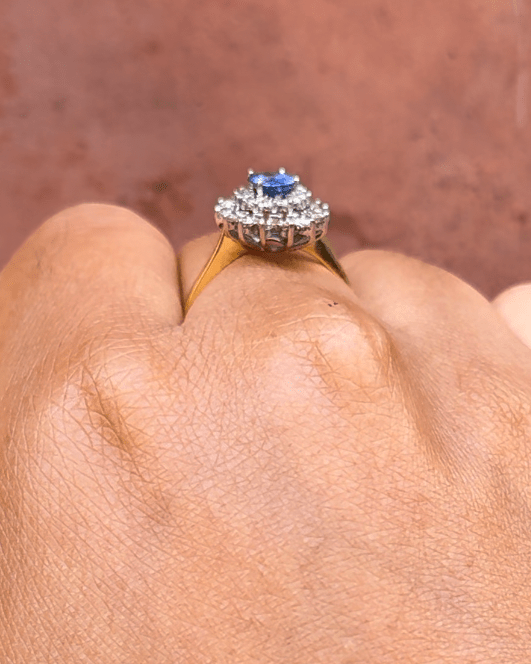 Bague Marguerite Saphir 0.95 carat & Diamants 0.42 carat "Florence" - Elliade Paris