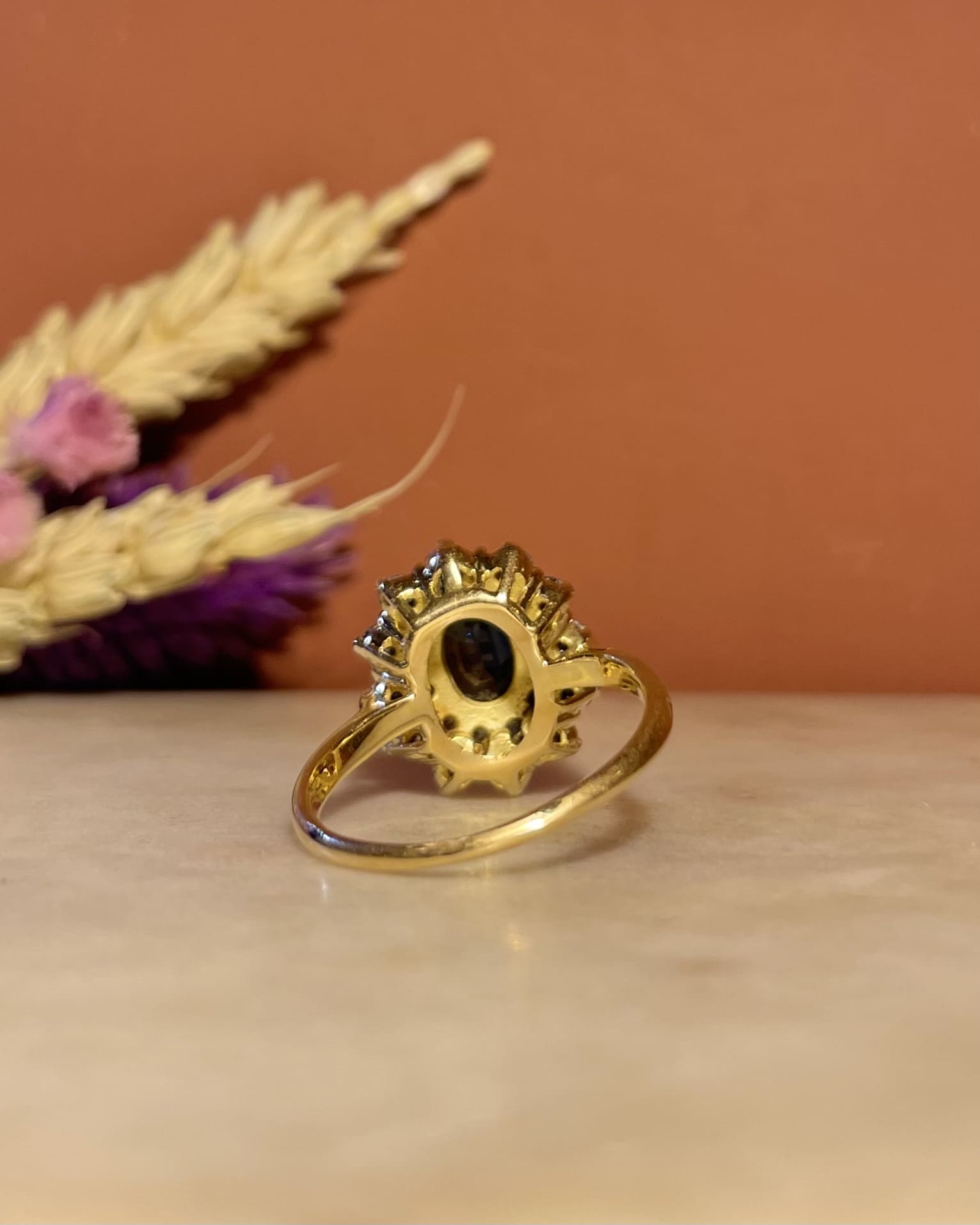 Bague Marguerite Saphir 1 Carat & 24 Diamants "Alysse" - Elliade Paris