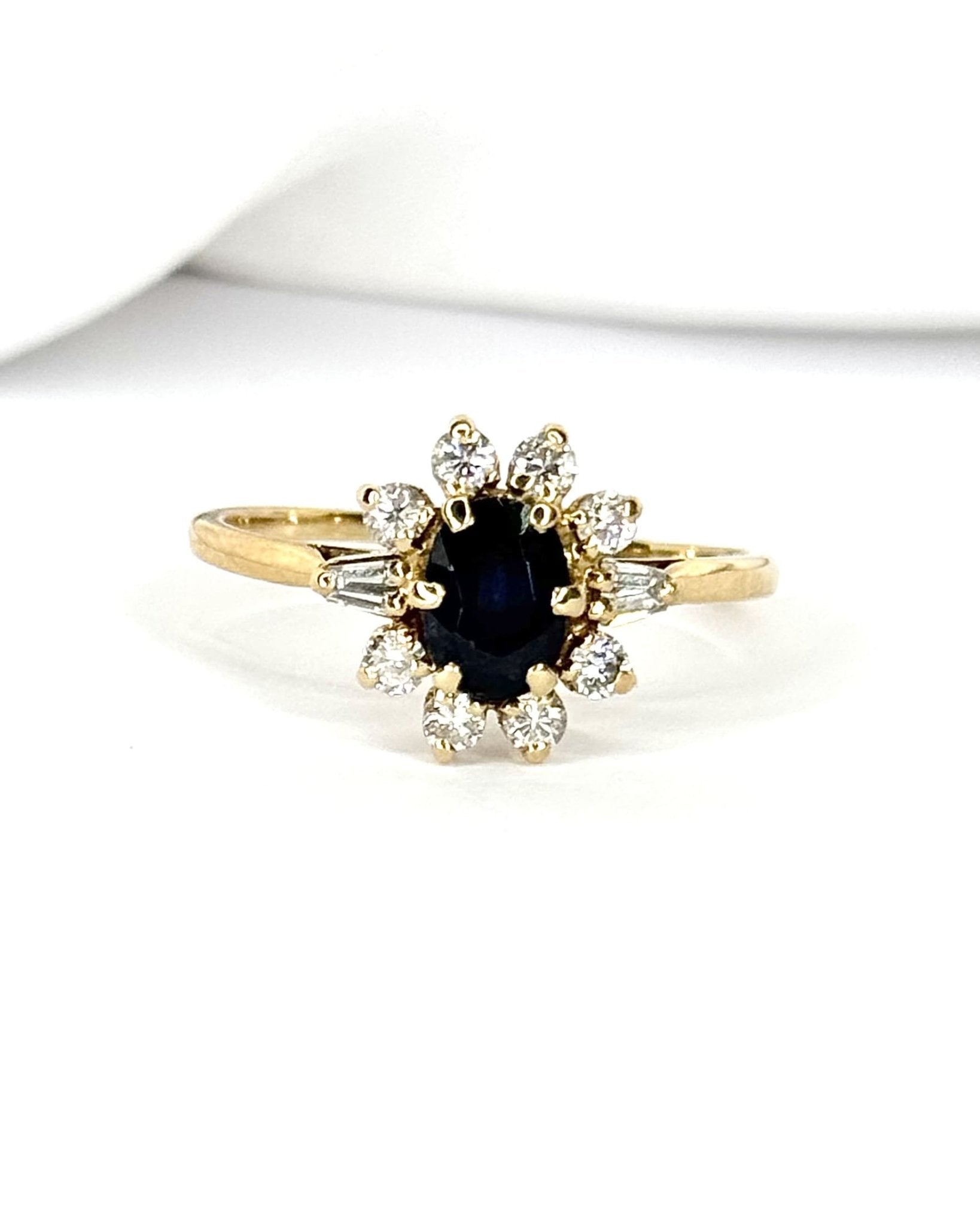 Bague Marguerite Saphir 1 carat & Diamants 0.33 carat "Meredith" - Elliade Paris