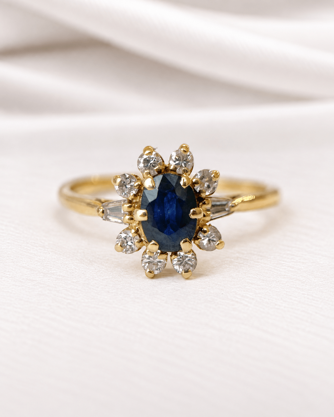 Bague Marguerite Saphir 1 carat & Diamants 0.33 carat "Meredith" - Elliade Paris