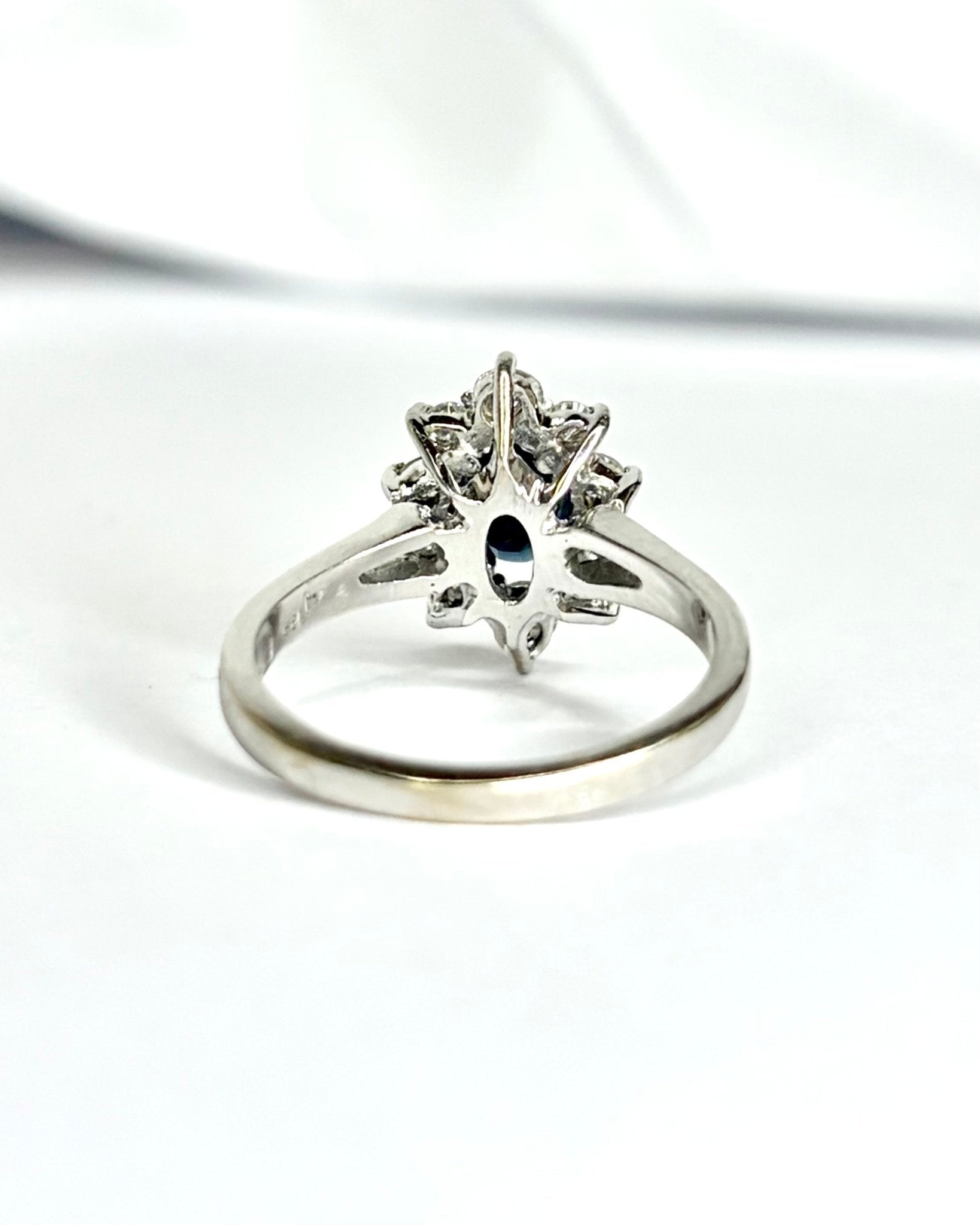 Bague Marguerite Saphir 1 carat & Diamants 0.48 carat "Gaia" - Elliade Paris