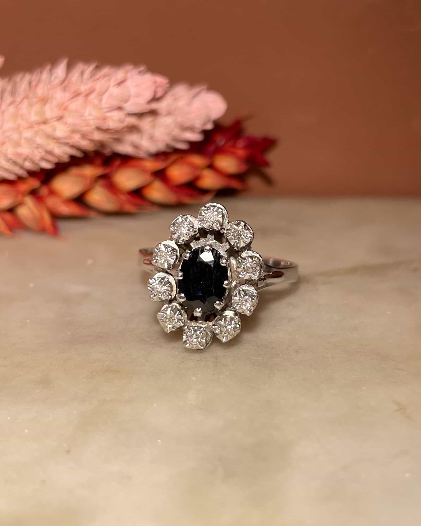Bague Marguerite Saphir & 10 Diamants "Malizia" - Elliade Paris