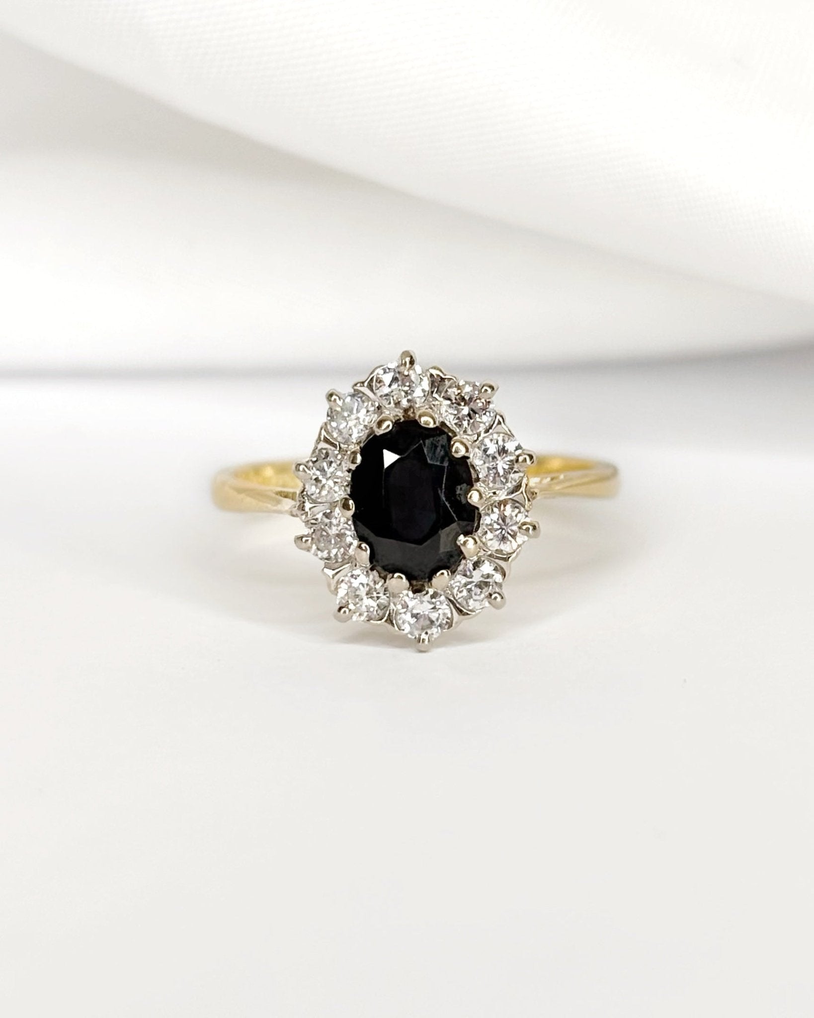 Bague Marguerite Saphir 1.06 carat & Diamants 0.50 carat "Océane" - Elliade Paris