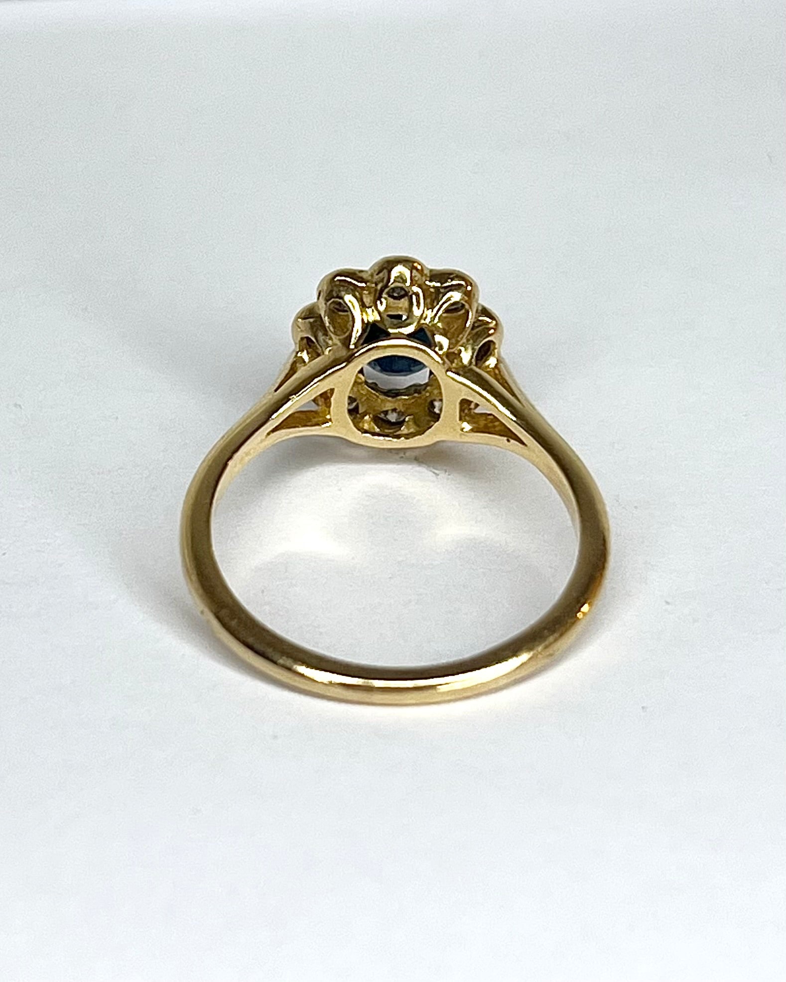Bague Marguerite Saphir 1.11 carat & Diamants 0.50 carat "Nola" - Elliade Paris