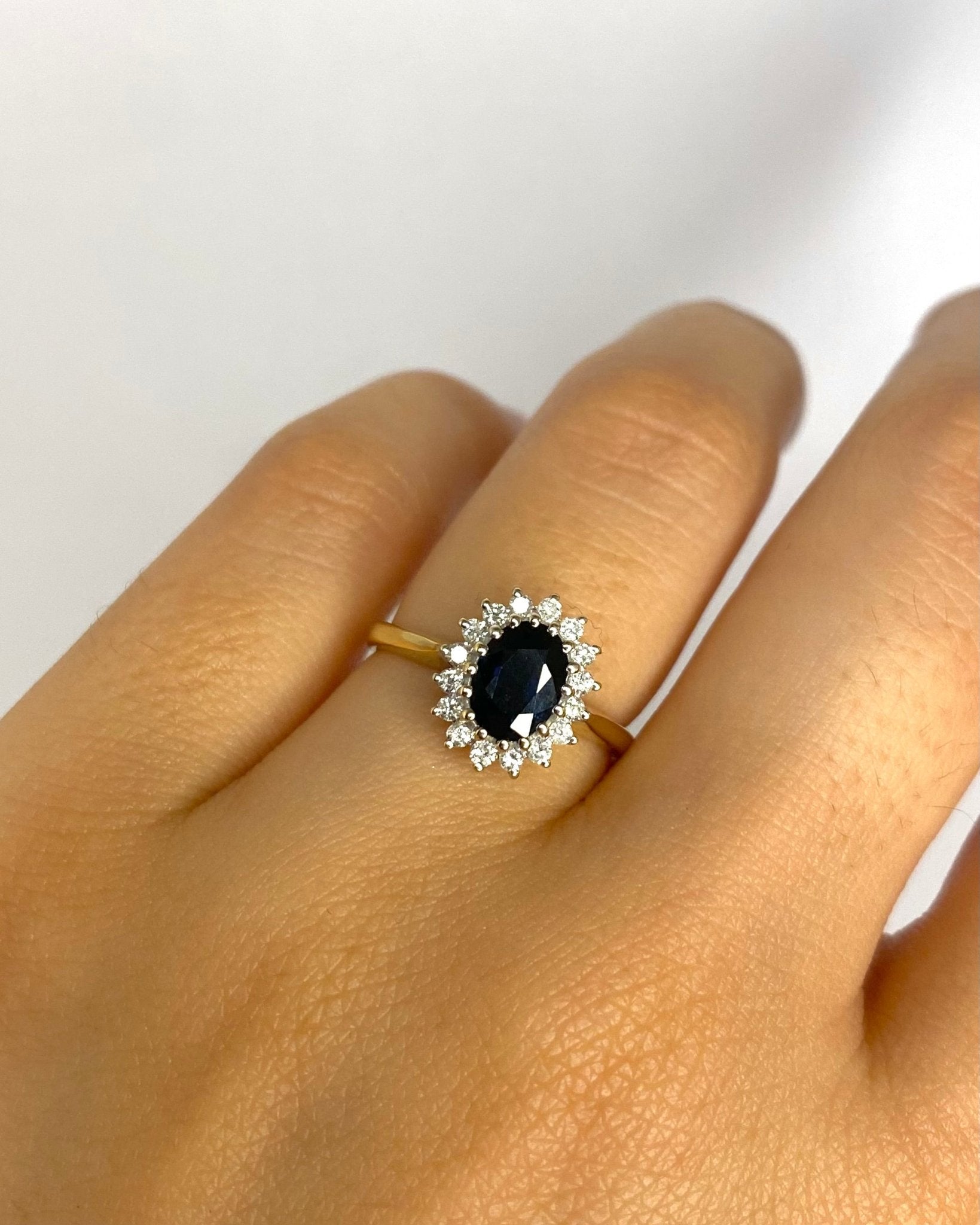 Bague Marguerite Saphir 1.15 carat & Diamants "Marianne" - Elliade Paris