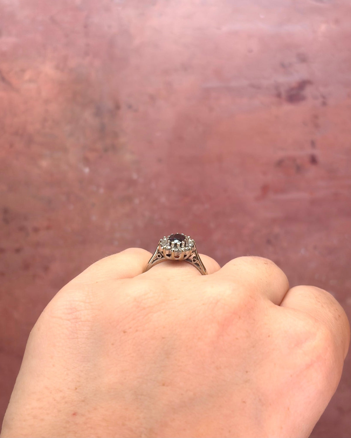 Bague Marguerite Saphir 1.20 carat & Diamants 0.48 carat 4.13g "Jeanne" - Elliade Paris