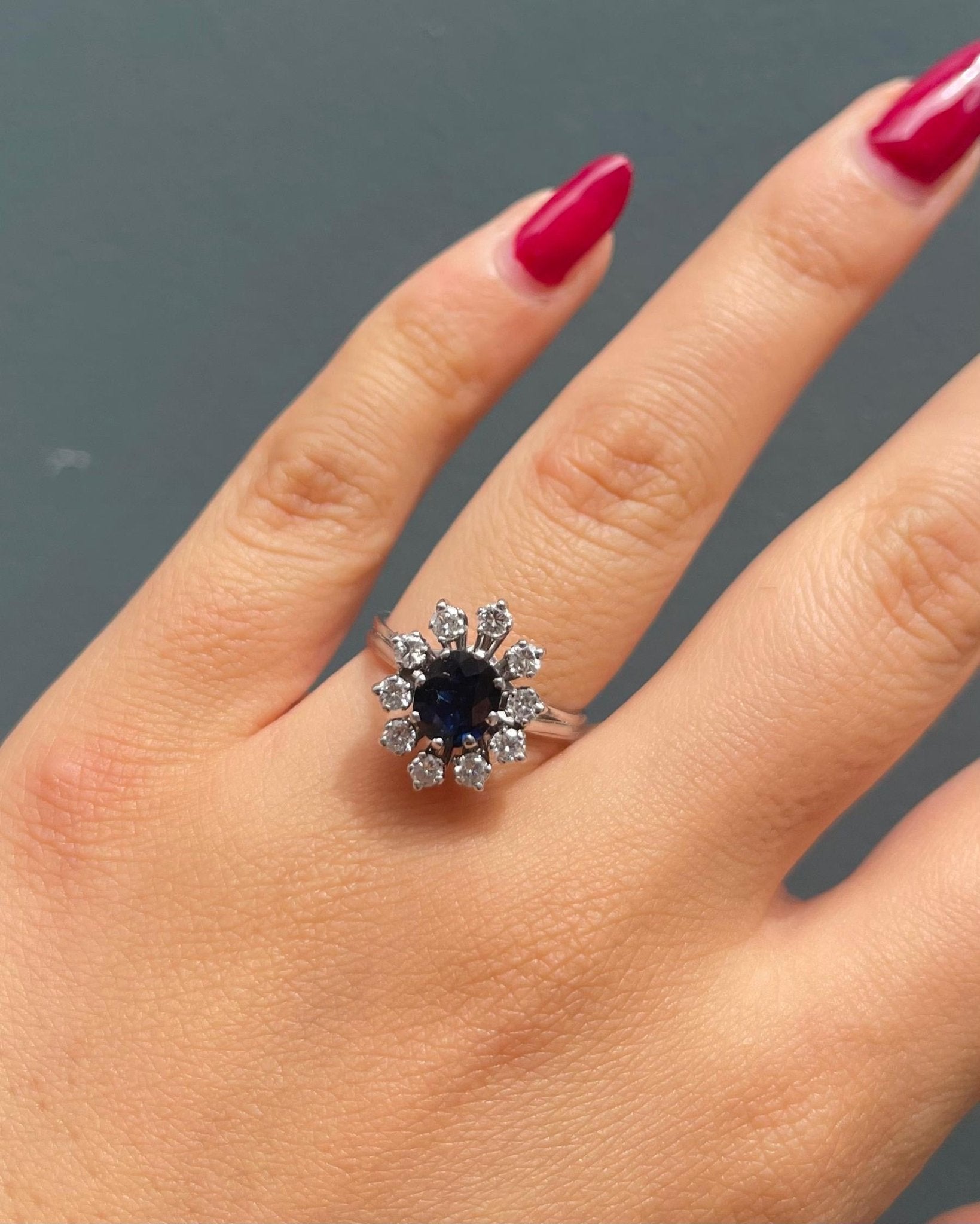 Bague Marguerite Saphir 1.20 carat & Diamants "Besma" - Elliade Paris