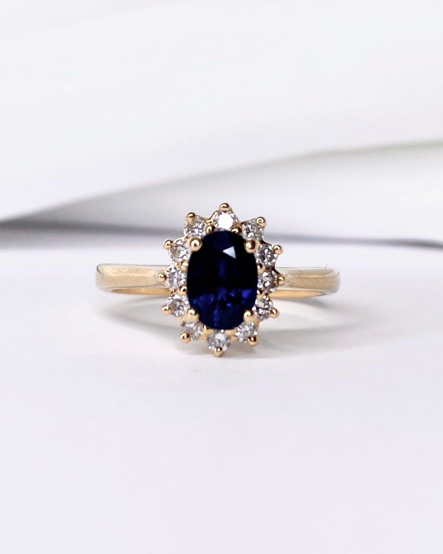 Bague Marguerite Saphir 1.20 carat & Diamants "Bonnie" - Elliade Paris