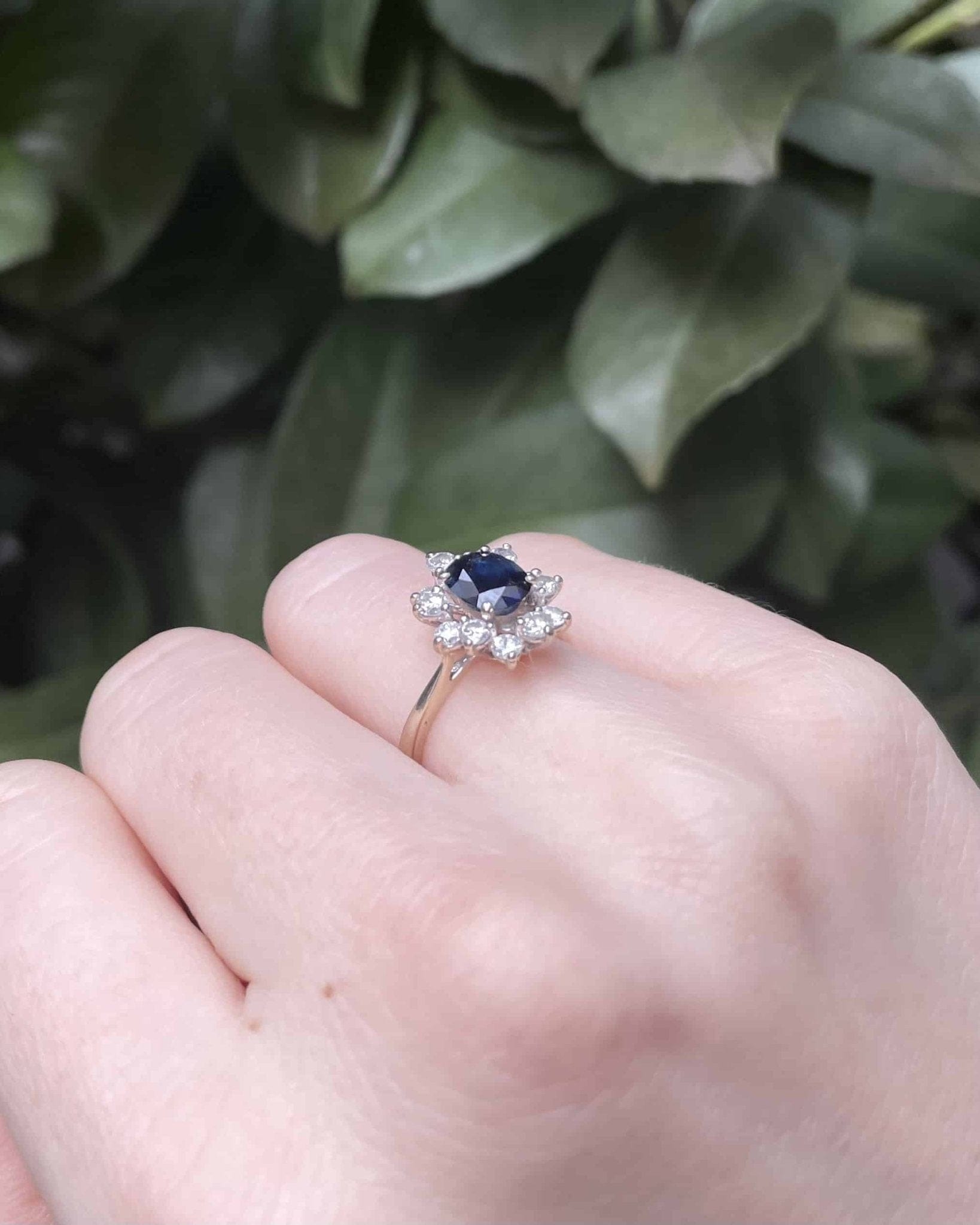Bague Marguerite Saphir 1.20 Carat & Diamants "Solene" - Elliade Paris