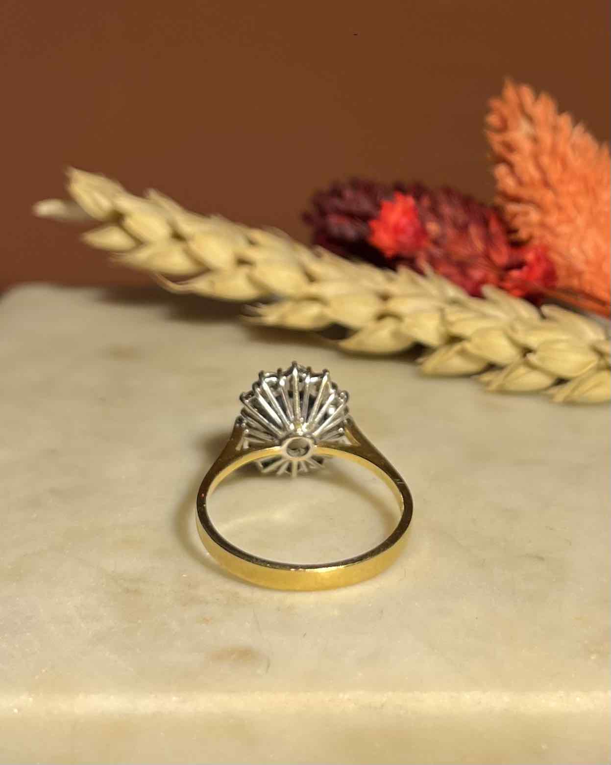 Bague Marguerite Saphir 1.30 carat & Diamants "Liora" - Elliade Paris