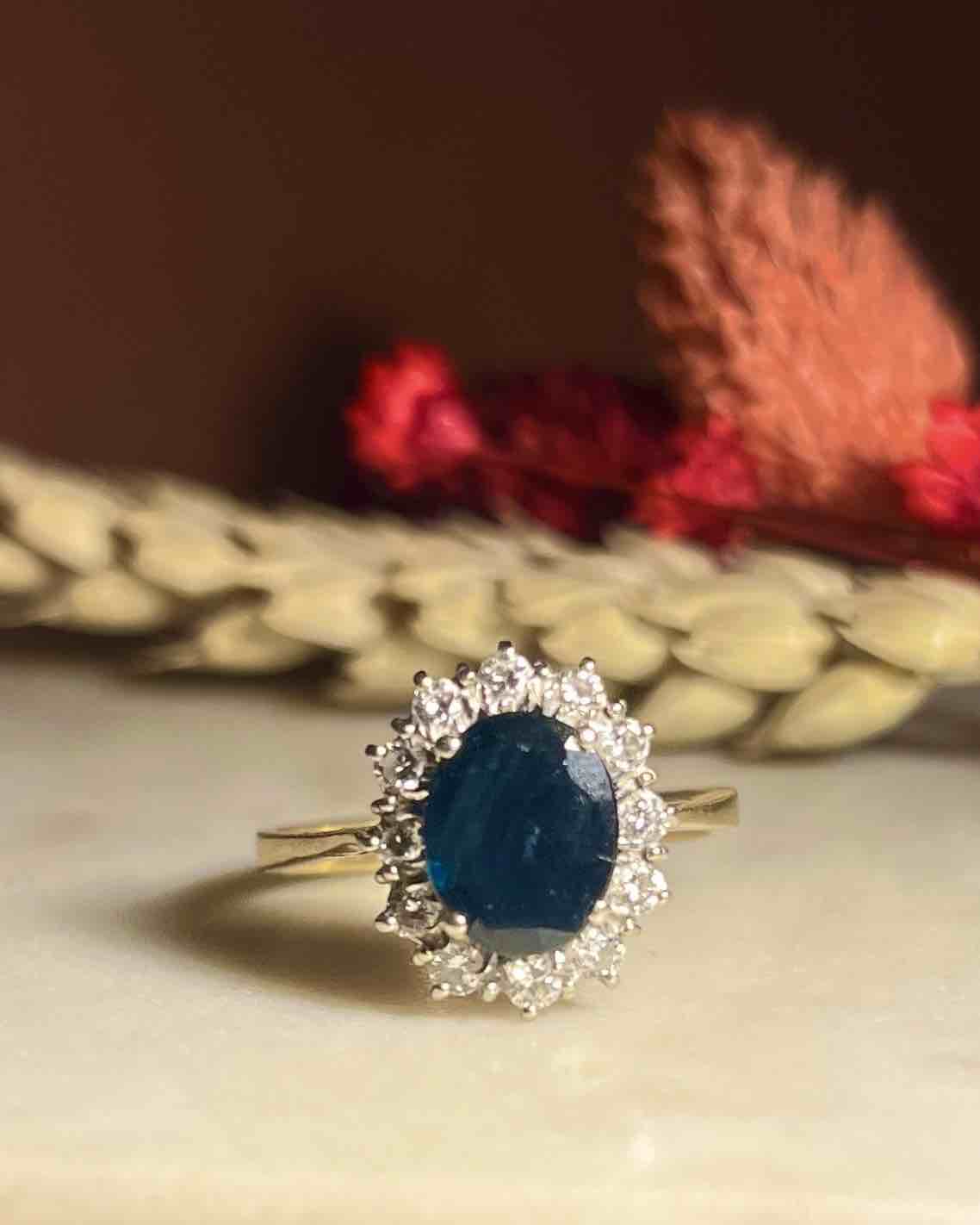 Bague Marguerite Saphir 1.30 carat & Diamants "Liora" - Elliade Paris