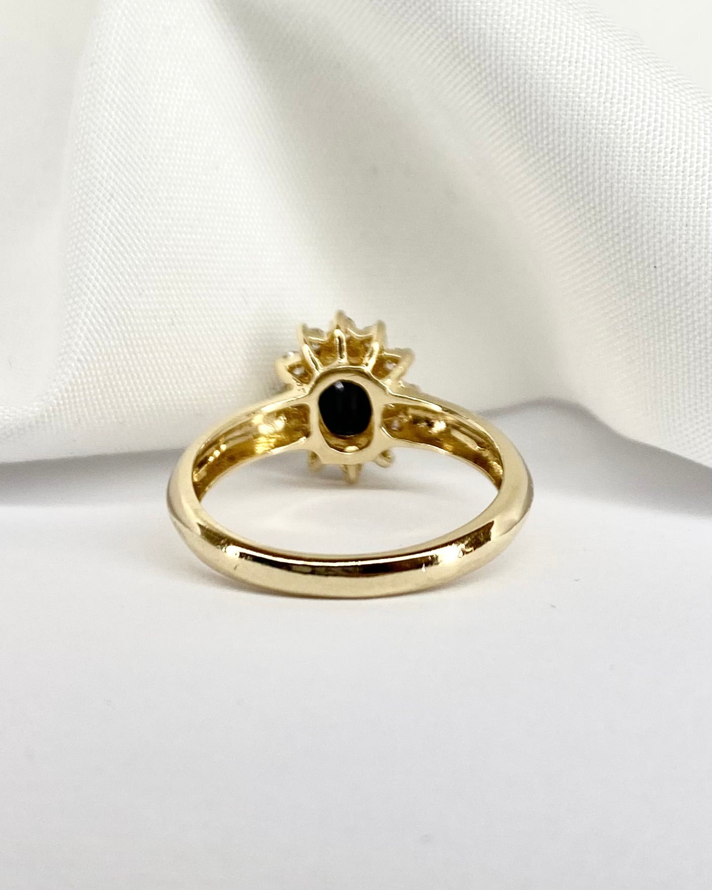 Bague Marguerite Saphir 1.35 ct & 12 Diamants "Yolaine" - Elliade Paris