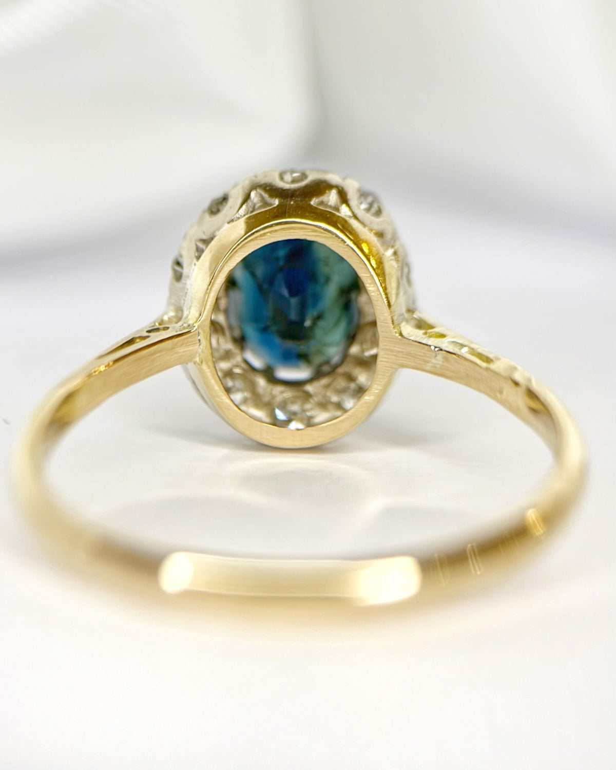 Bague Marguerite Saphir 1.40 carat & Diamants 0.25 carat "Tiffaine" - Elliade Paris