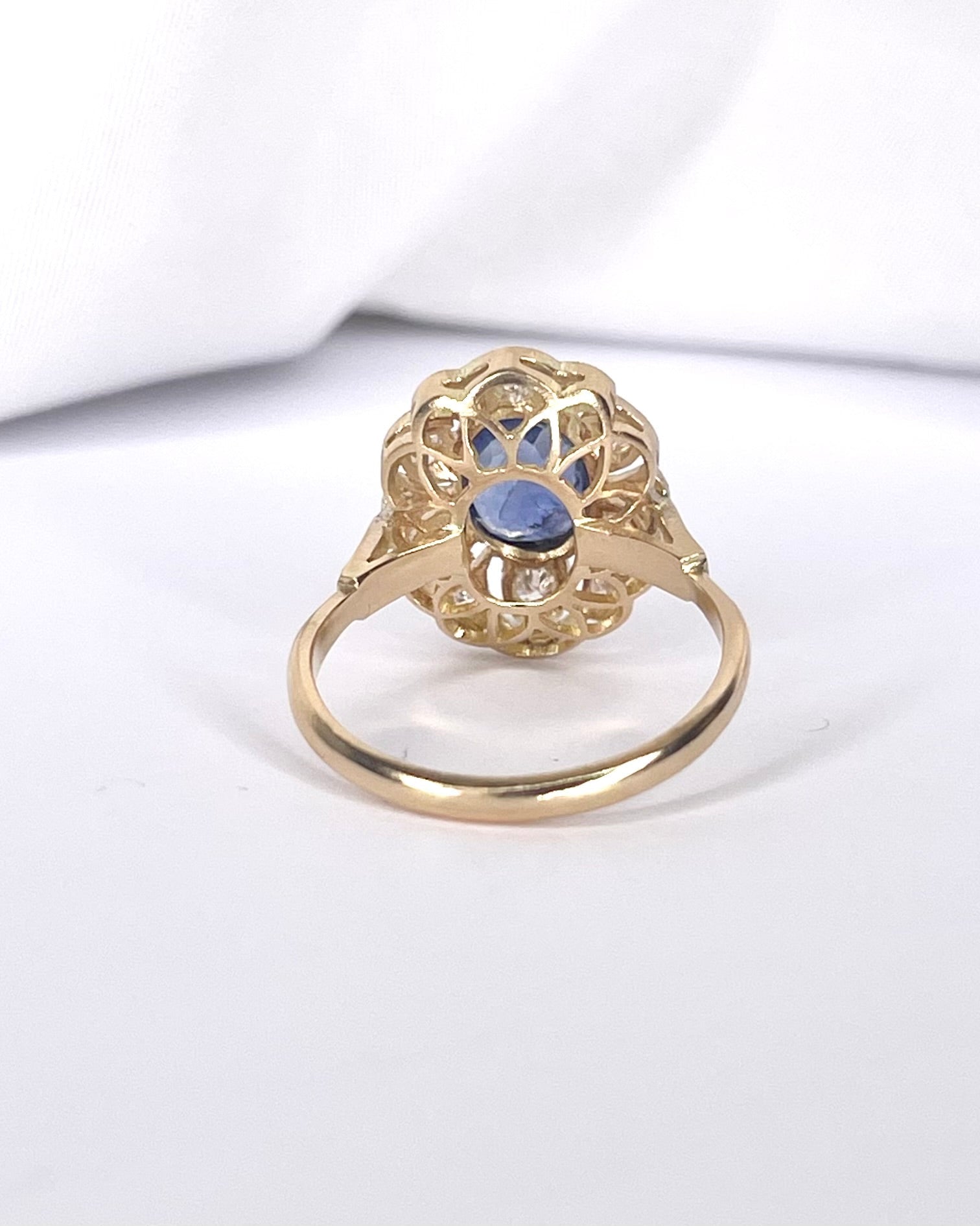Bague Marguerite Saphir 1.40 carat & Diamants 0.30 carat "Line" - Elliade Paris