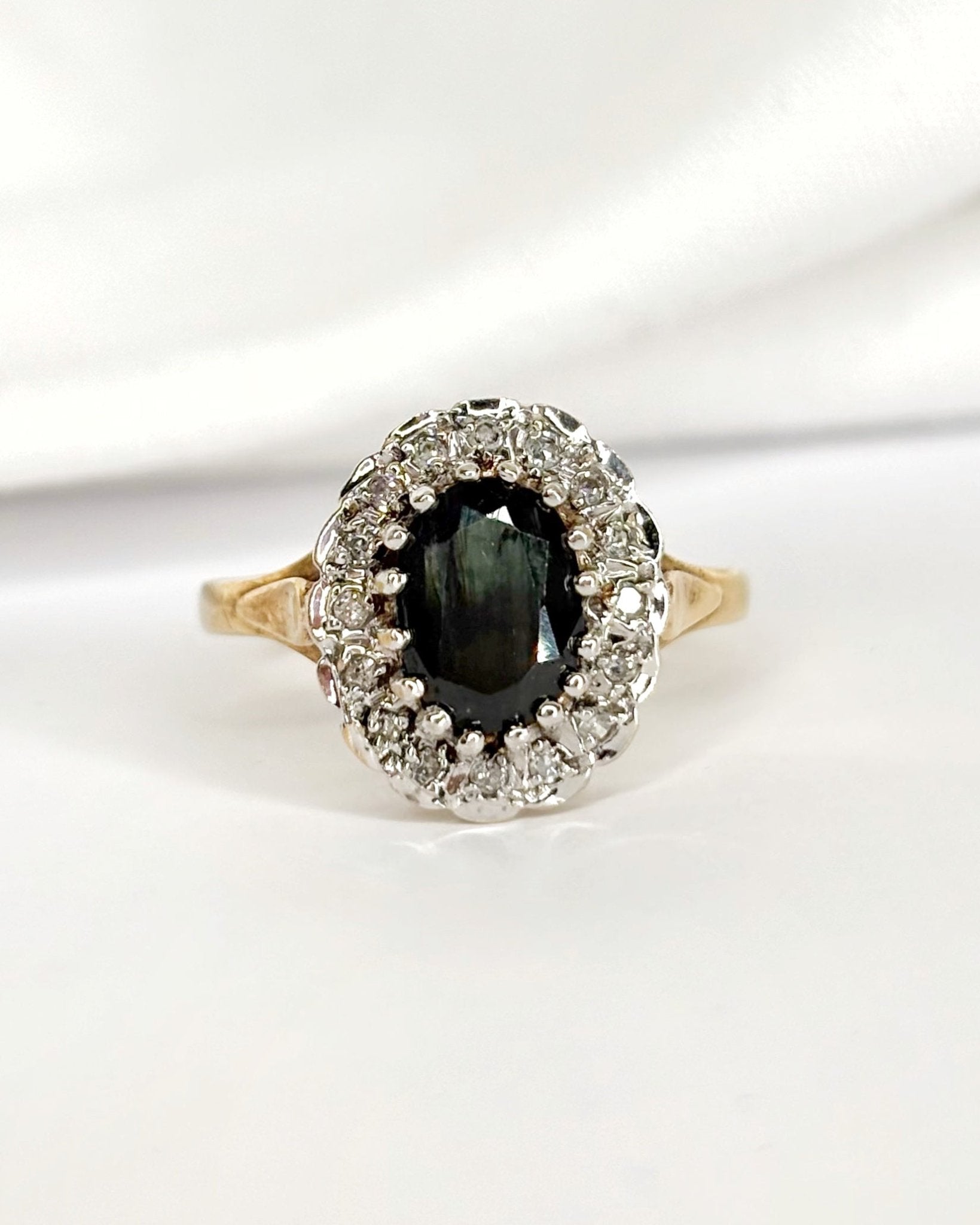 Bague Marguerite Saphir 1.40 carat & Diamants "Mihaela" - Elliade Paris