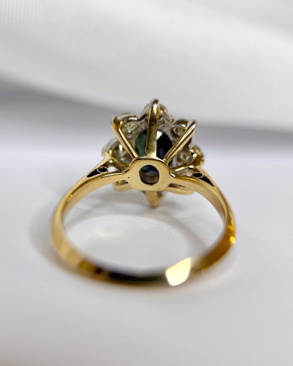 Bague Marguerite Saphir 1.45 carat & Diamants 0.56 carat "Sidoine" - Elliade Paris