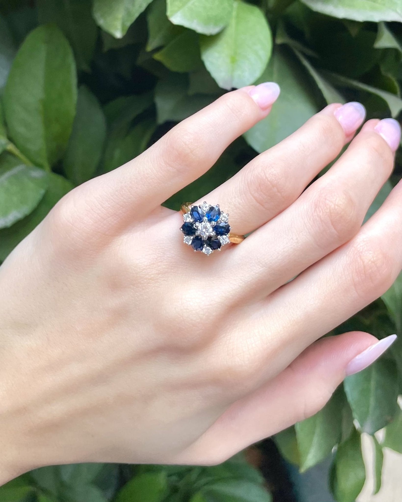 Bague Marguerite Saphir 1.50 carat & Diamants "Zohé" - Elliade Paris