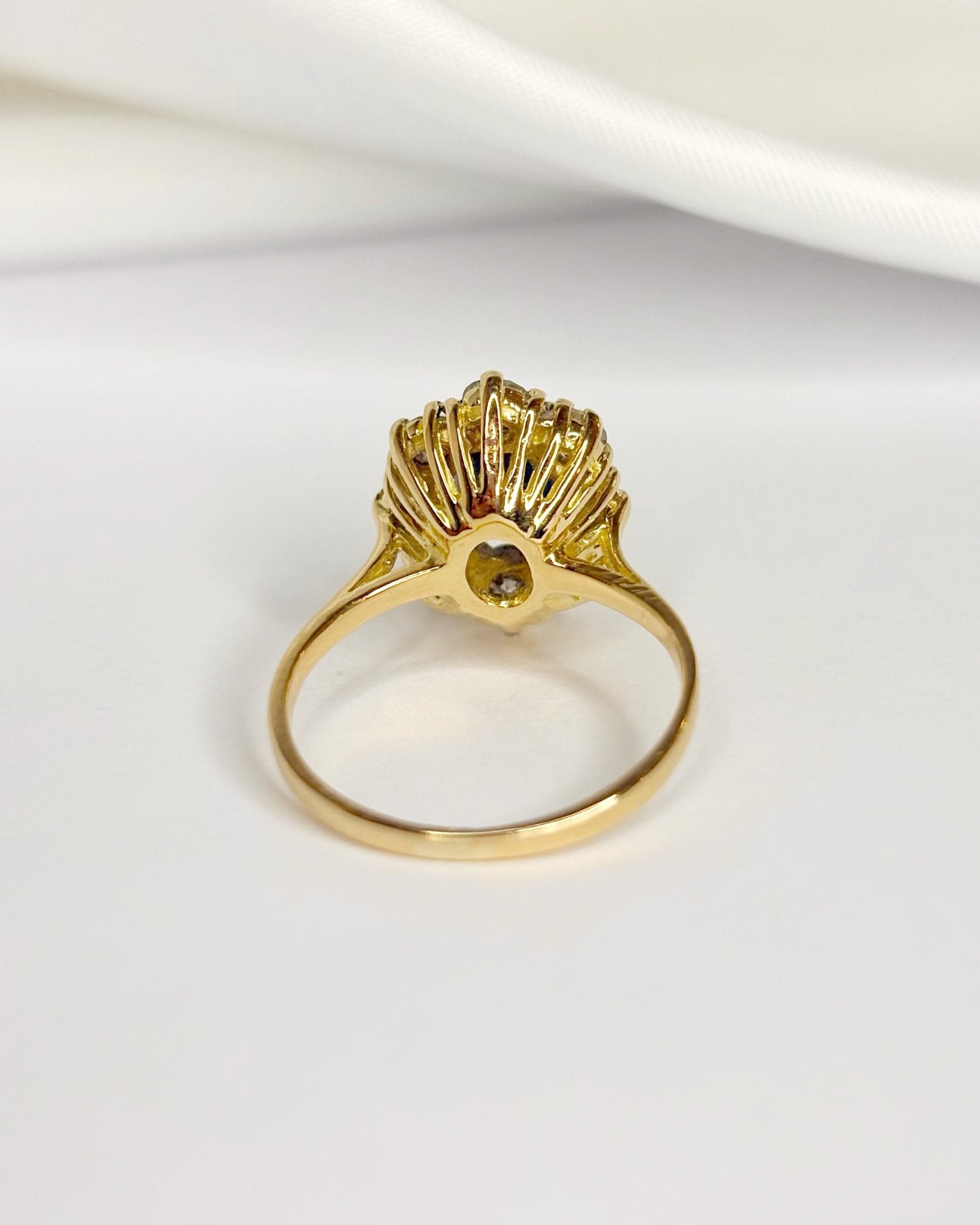 Bague Marguerite Saphir 1.60 carat & Diamants 0.80 carat "Laurence" - Elliade Paris