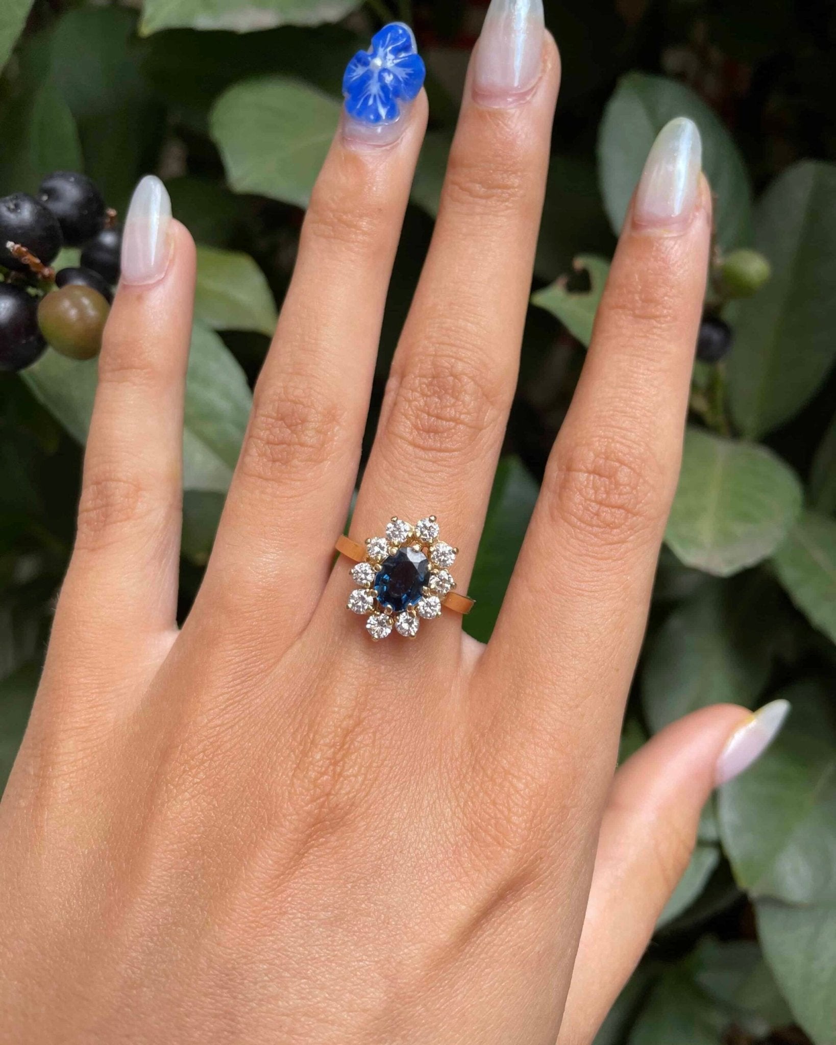 Bague Marguerite Saphir 1.60 carat & Diamants "Aurore" - Elliade Paris