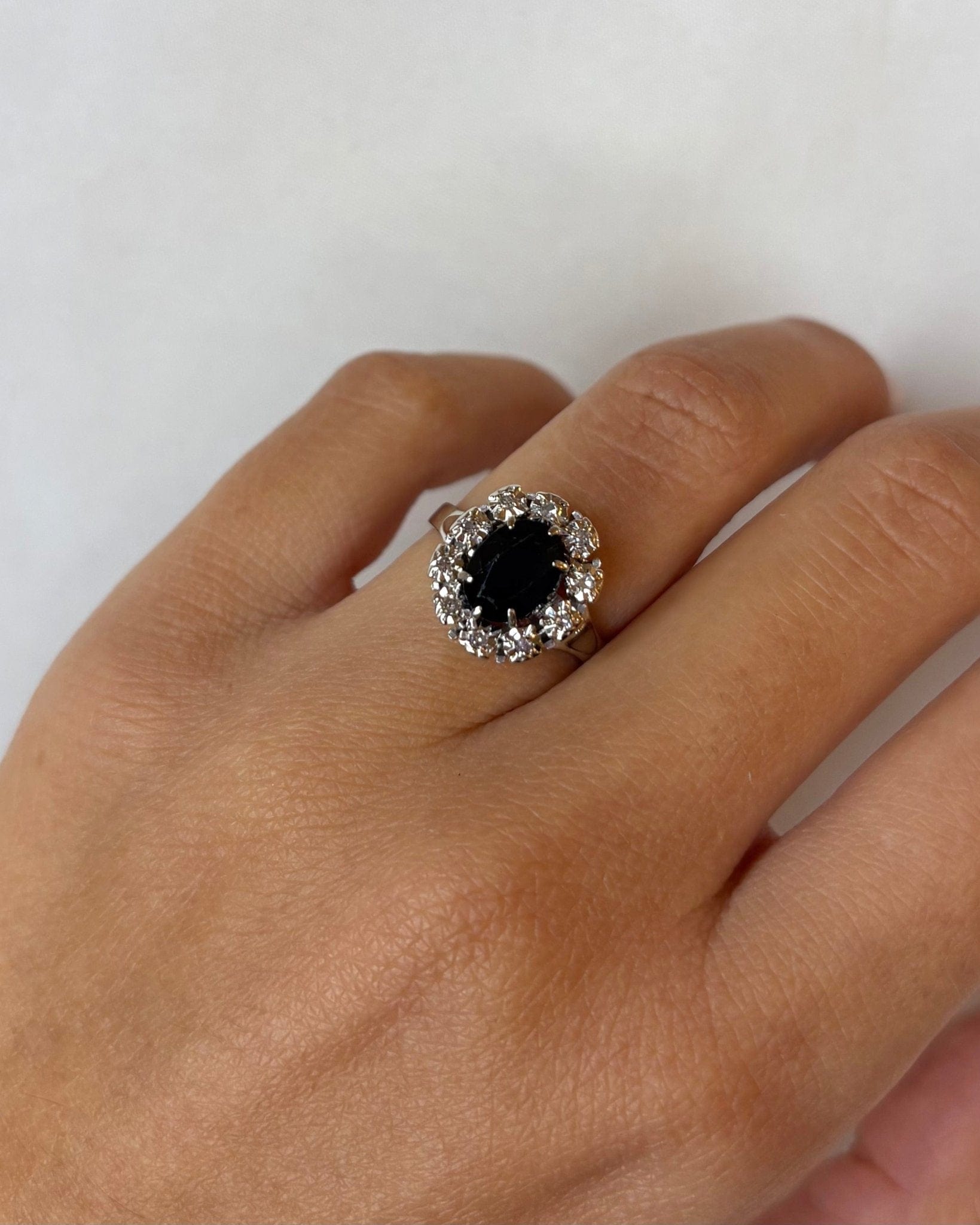 Bague Marguerite Saphir 1.60 carat & Diamants "Manna" - Elliade Paris