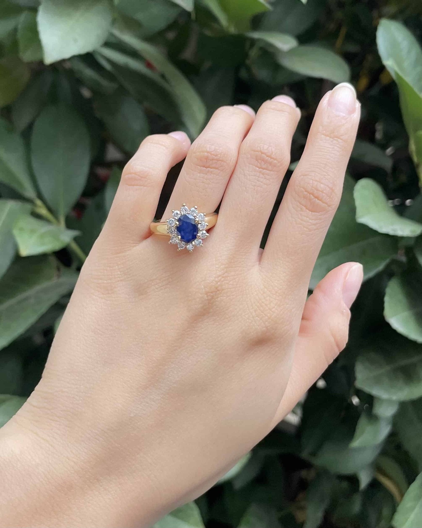 Bague Marguerite Saphir 1.60 carat & Diamants "Seyana" - Elliade Paris