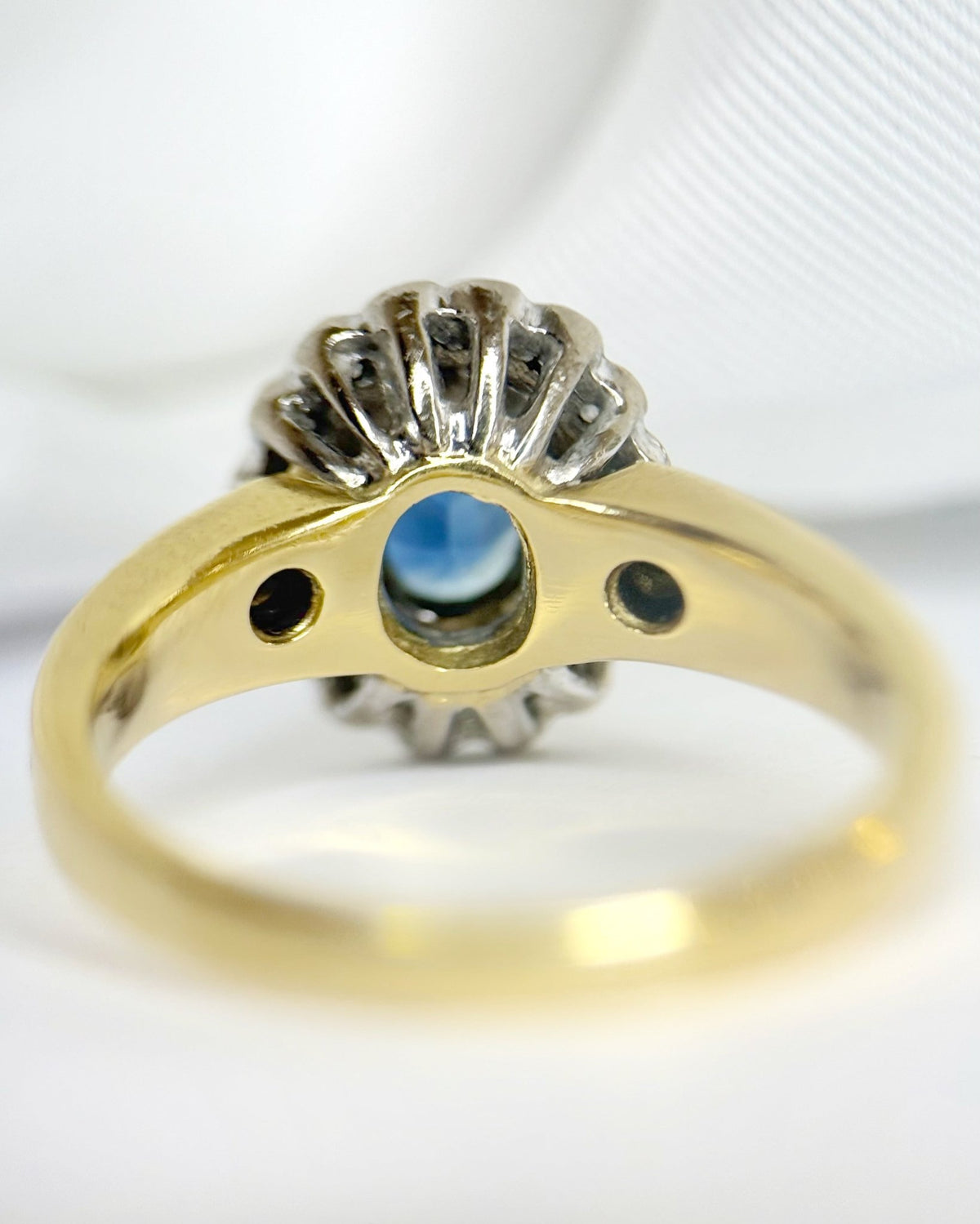 Bague Marguerite Saphir 1.70 carat & Diamants 0.36 carat "Léonie" - Elliade Paris