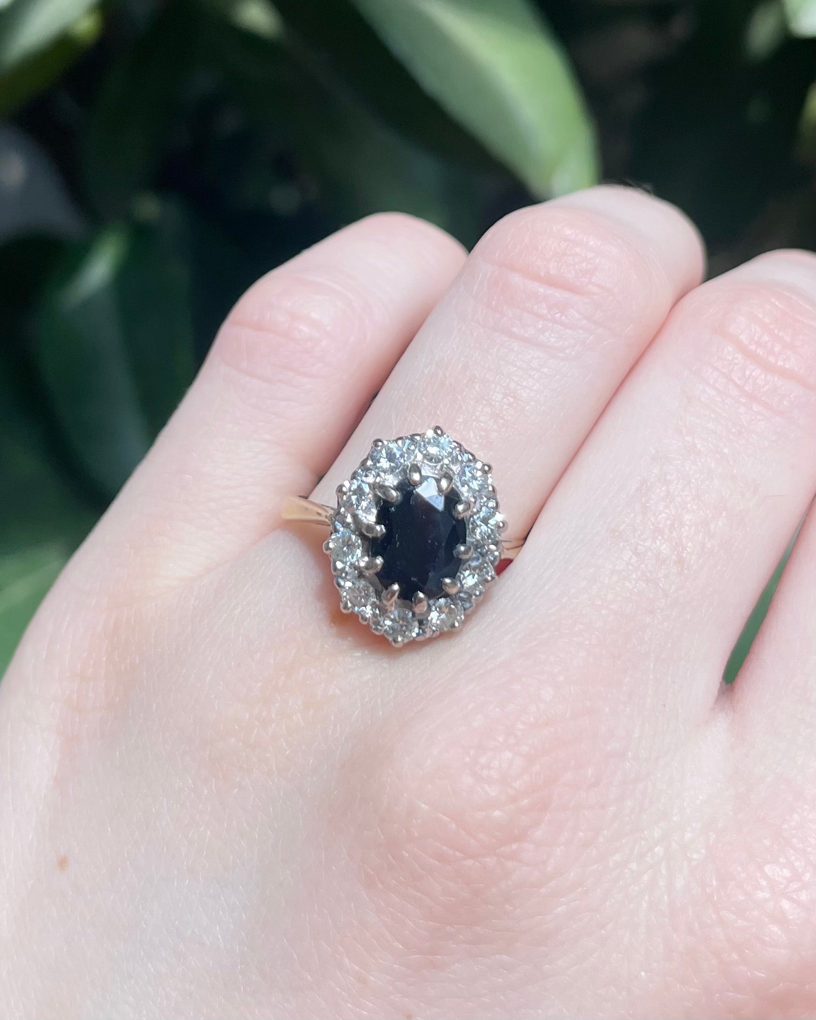 Bague Marguerite Saphir 1.70 Carat & Diamants "Palmyre" - Elliade Paris