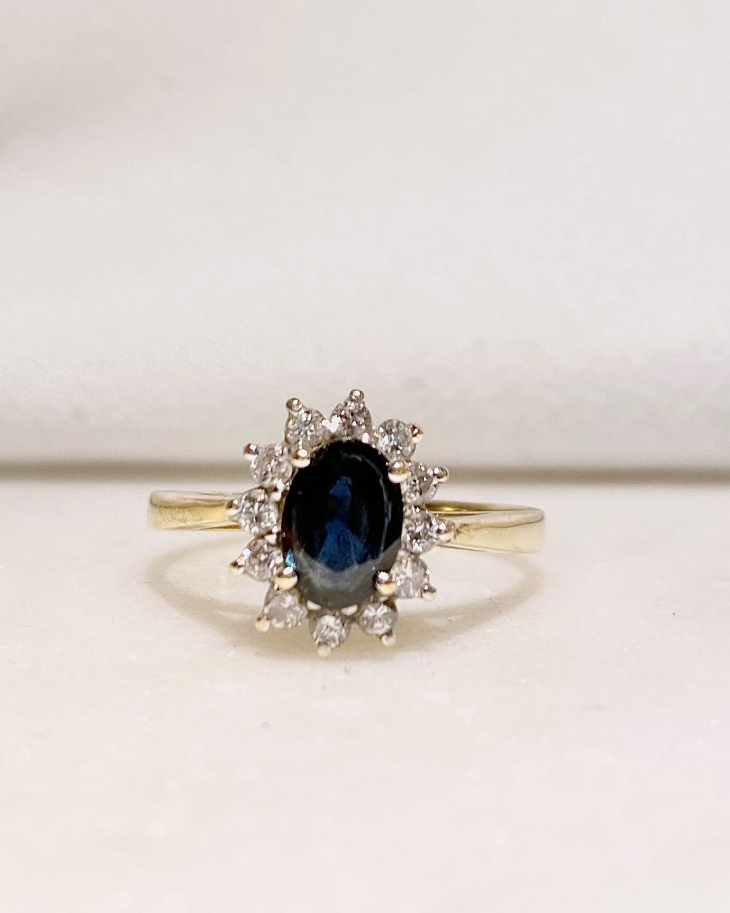 Bague Marguerite Saphir 1.70 carat & Diamants "Rosamée" - Elliade Paris