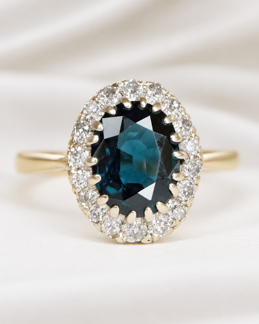 Bague Marguerite Saphir 1.80 carat & Diamants 0.36 carat "Marinette" - Elliade Paris