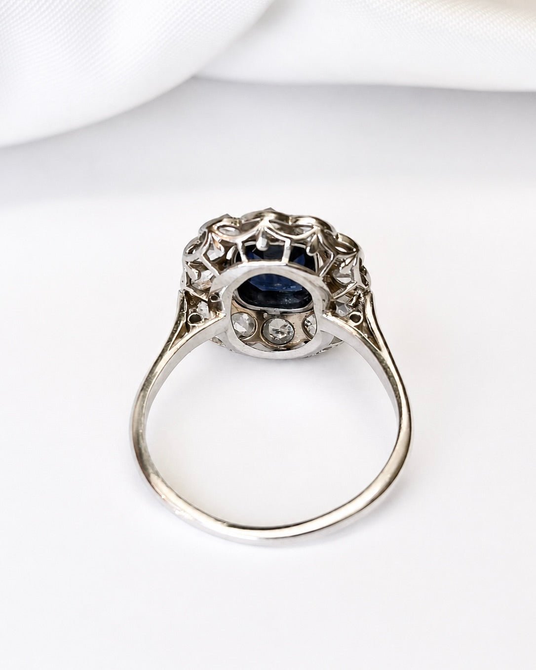 Bague Marguerite Saphir 1.85 carat & Diamants 0.72 carat "Laura" - Elliade Paris