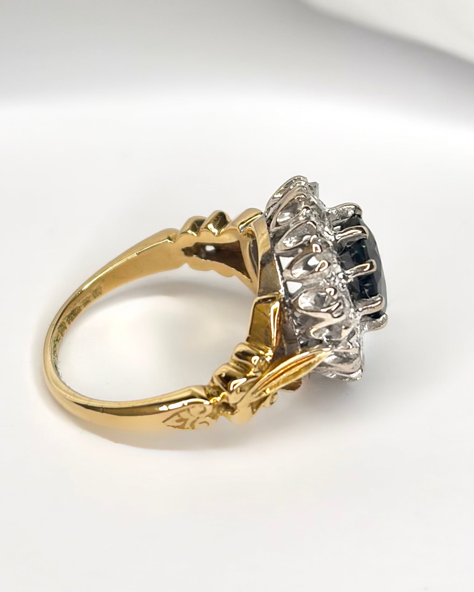 Bague Marguerite Saphir 1.94 carat & Diamants 0.45 carat "Sam" - Elliade Paris