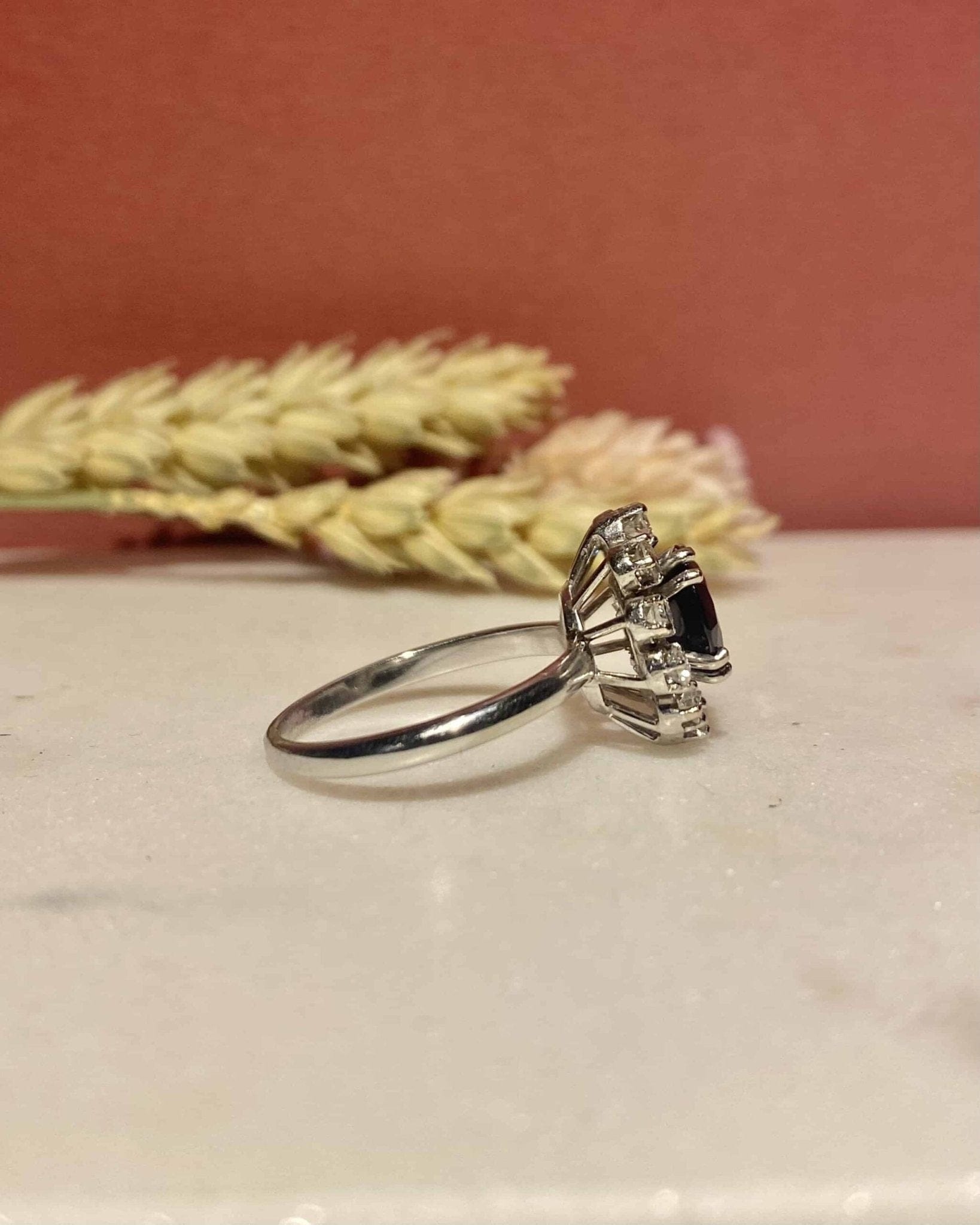Bague Marguerite Saphir 2 Carats & Diamants "Vivo" - Elliade Paris