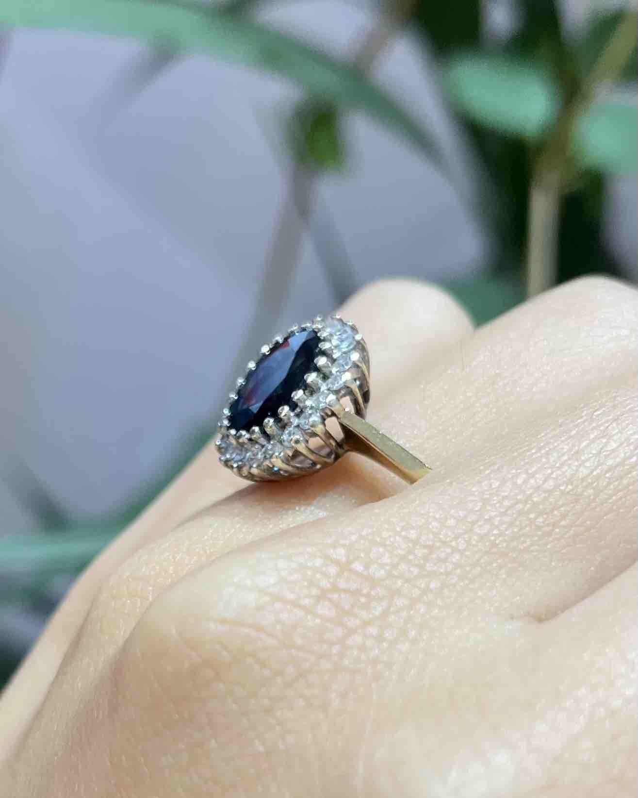 Bague Marguerite Saphir 2.10 carats & Diamants "Kendy" - Elliade Paris