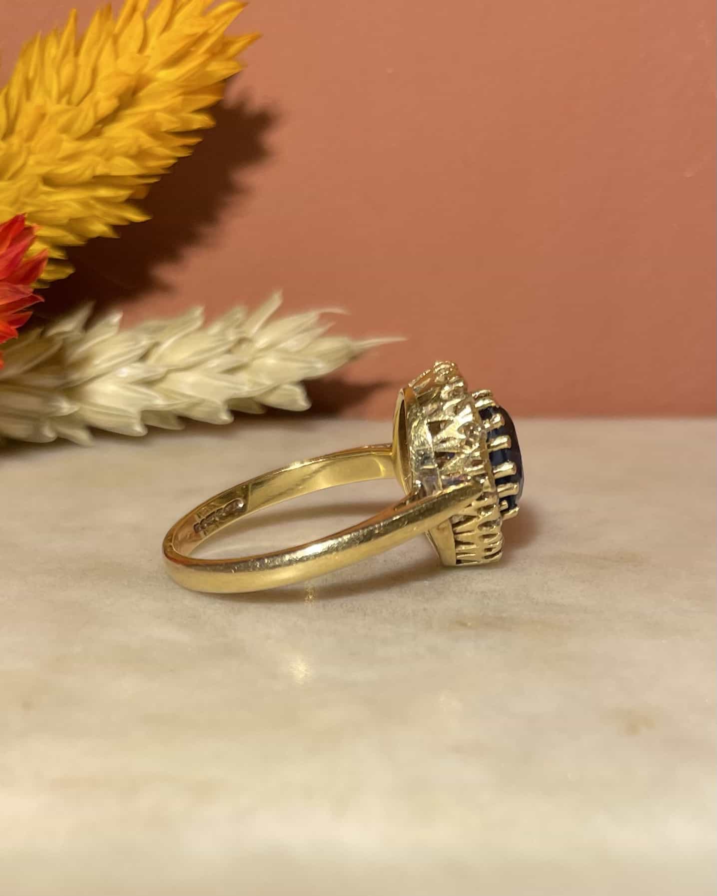 Bague Marguerite Saphir 2.20 carats & Diamants "Darya" - Elliade Paris
