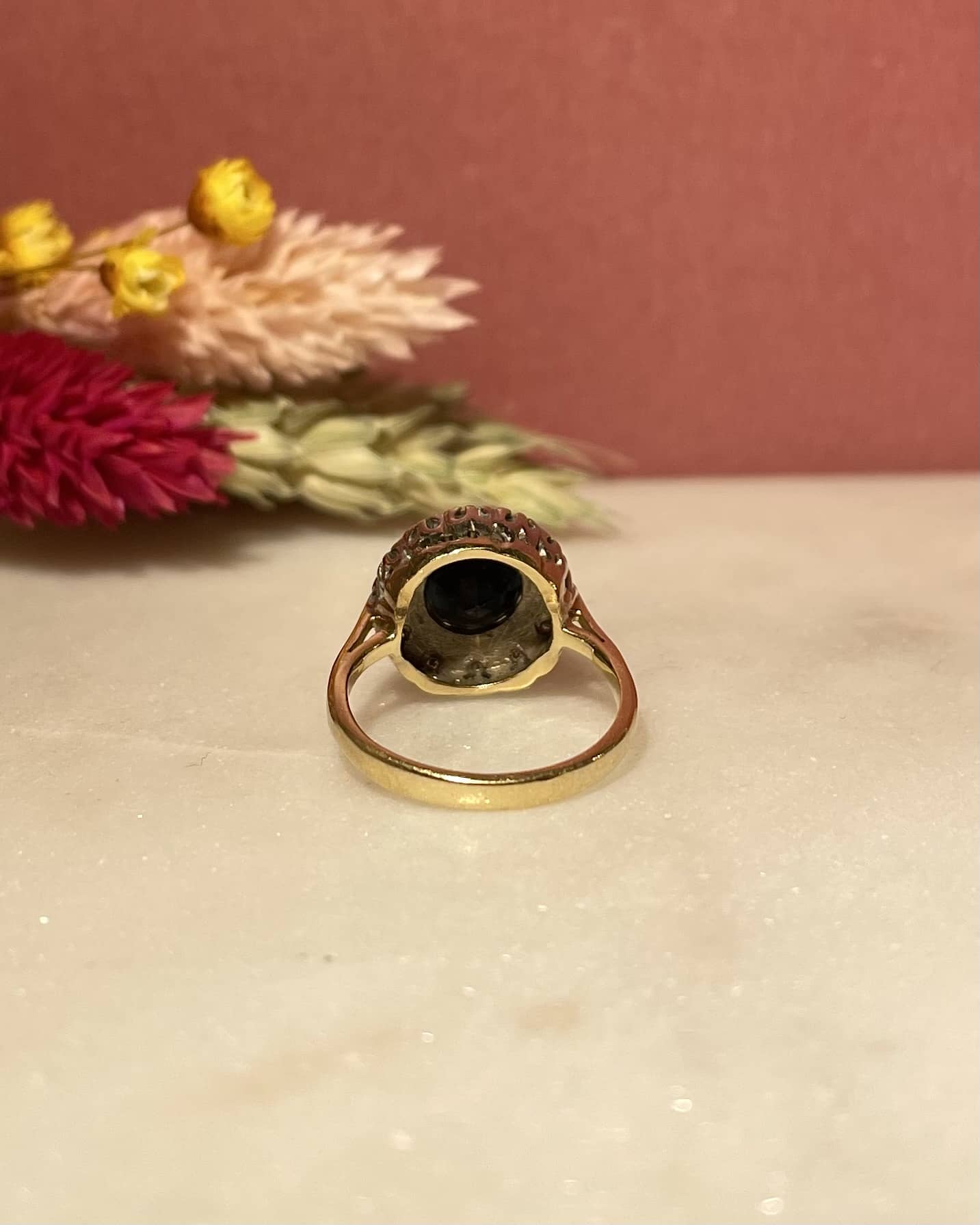 Bague Marguerite Saphir 2.40 Carats & Diamants "Camilla" - Elliade Paris