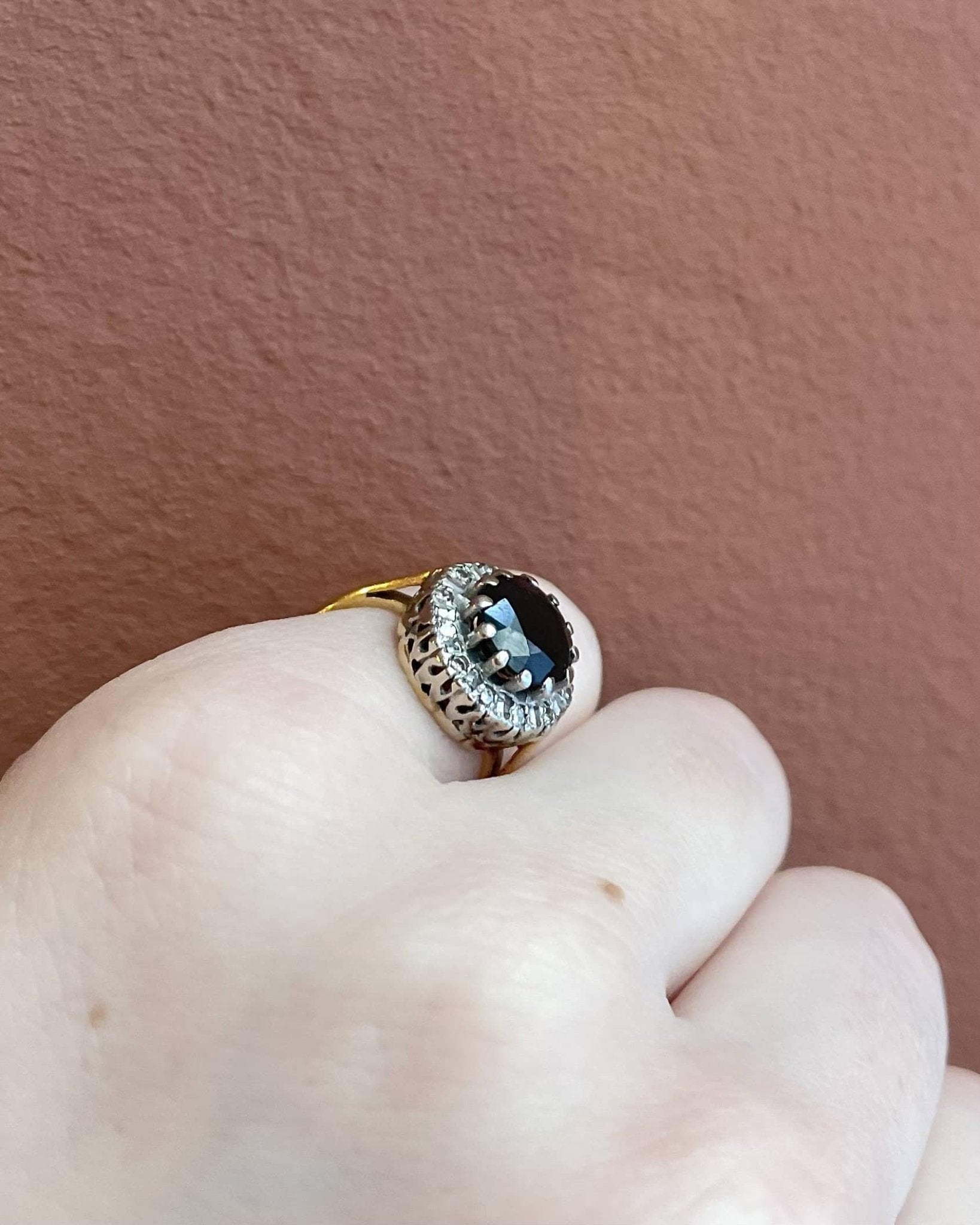 Bague Marguerite Saphir 2.40 Carats & Diamants "Camilla" - Elliade Paris