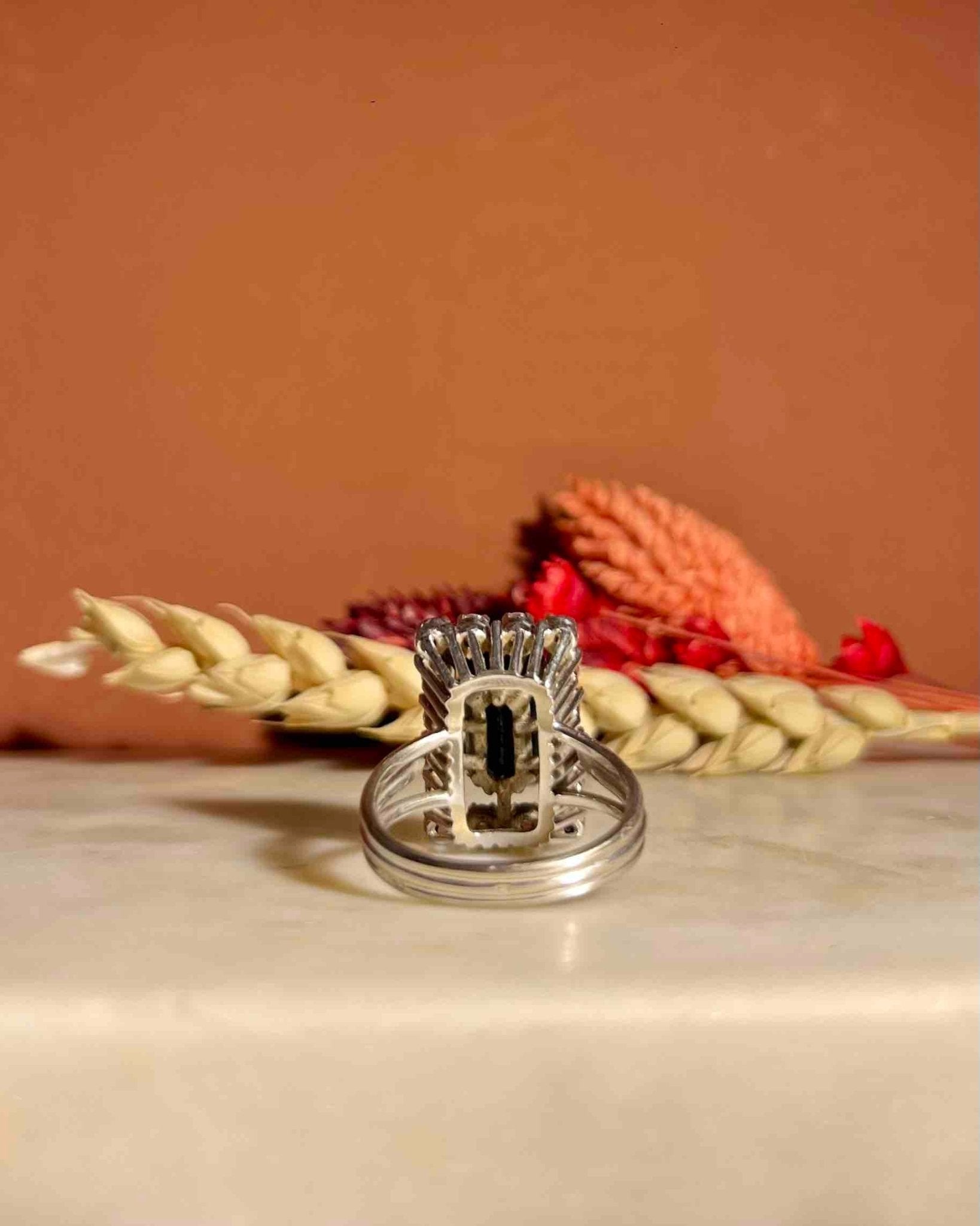 Bague Marguerite Saphir 3 carats & Diamants "Cléopatre" - Elliade Paris