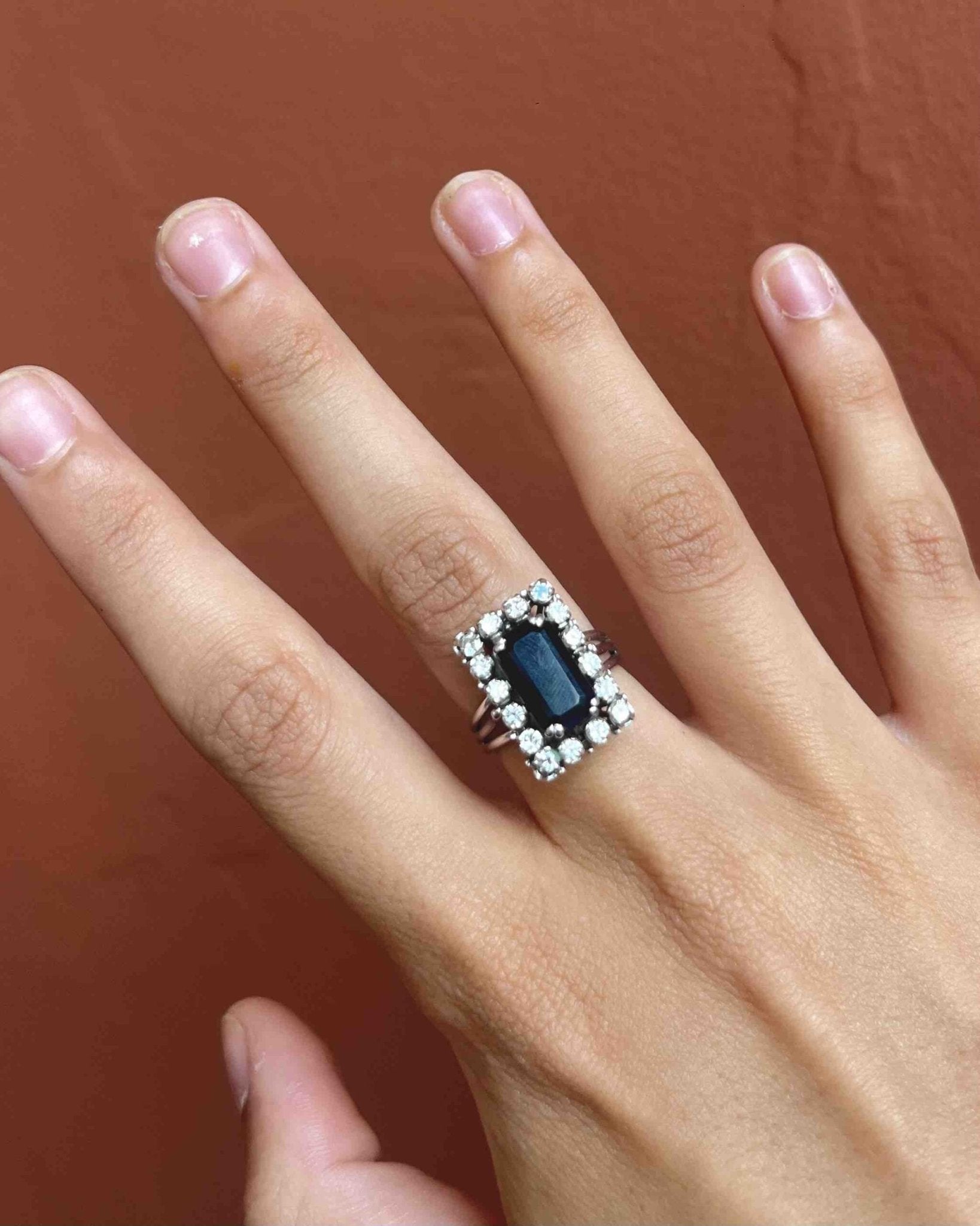 Bague Marguerite Saphir 3 carats & Diamants "Cléopatre" - Elliade Paris