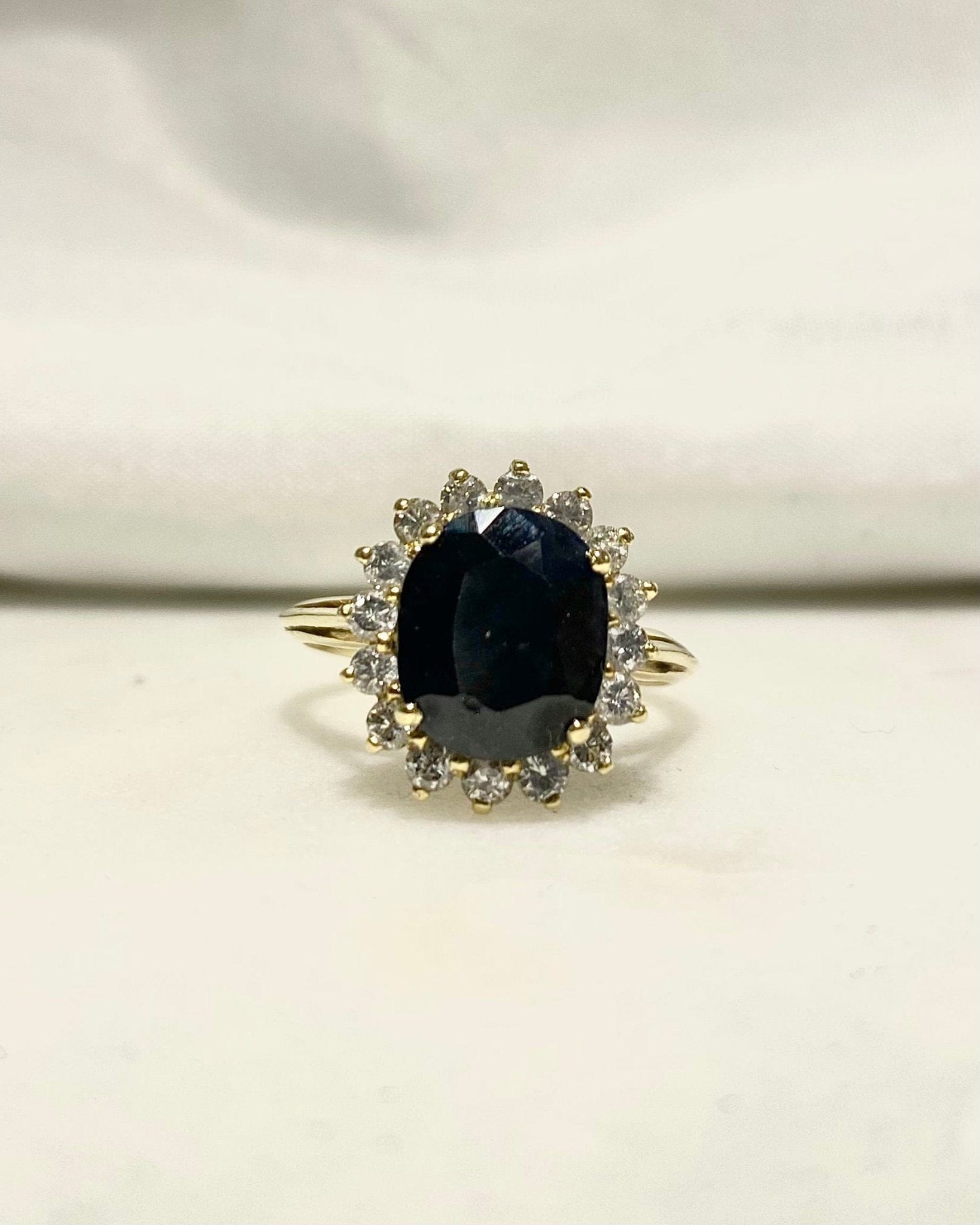 Bague Marguerite Saphir 4.30 carats & Diamants "Justine" - Elliade Paris