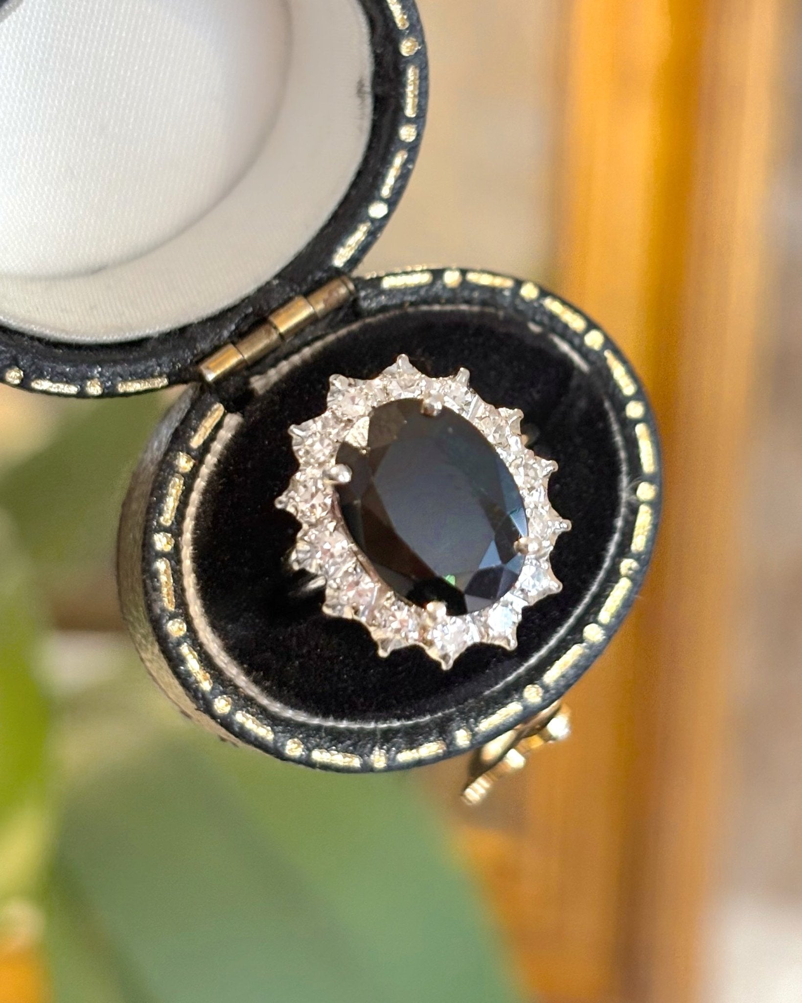 Bague Marguerite Saphir 4.90 carats & Diamants 0.56 carat "Melissa" - Elliade Paris