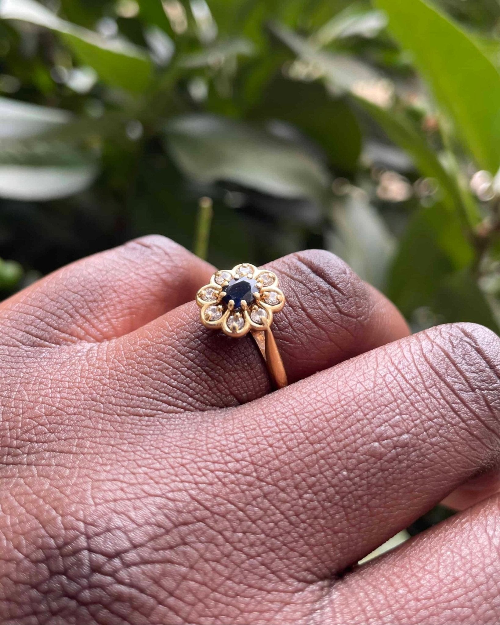 Bague Marguerite Saphir & 8 Diamants "Laora" - Elliade Paris