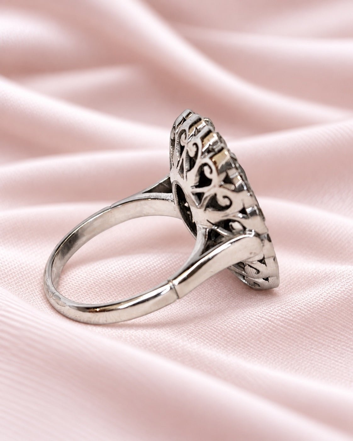 Bague Marguerite Saphir 9 carats & Diamants 0.72 carat "Elsa" - Elliade Paris