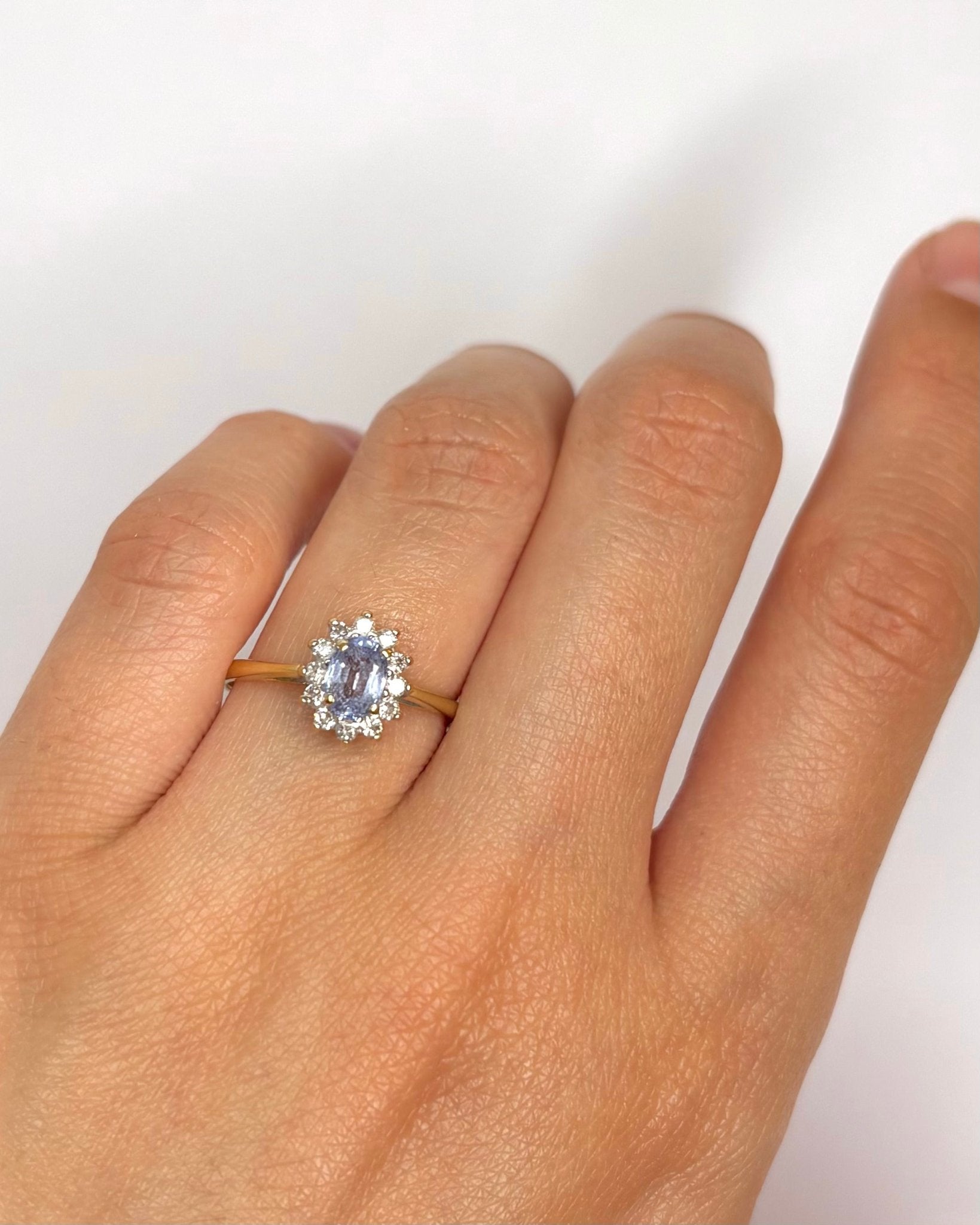 Bague Marguerite Saphir Cornflower 0.64 carat & Diamants "Melina" - Elliade Paris