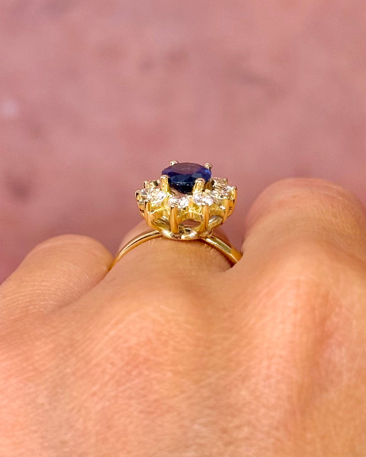 Bague Marguerite Saphir Cornflower 1.45 carat & Diamants 0.70 carat F/VVS 4,43g "Adriana" - Elliade Paris